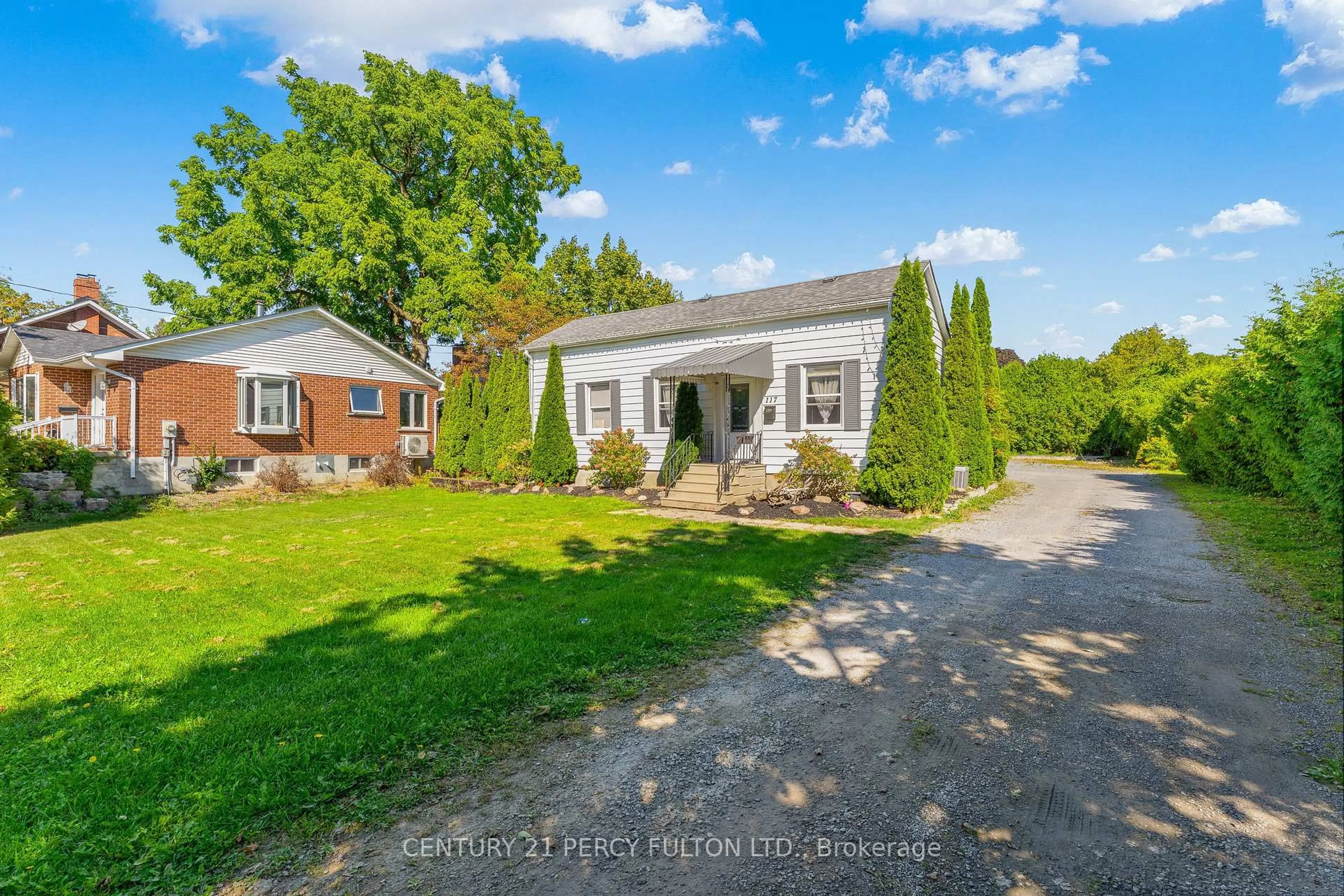 A pic from outside/outdoor area/front of a property/back of a property/a pic from drone, street for 117 Scugog St, Clarington Ontario L1C 3J3