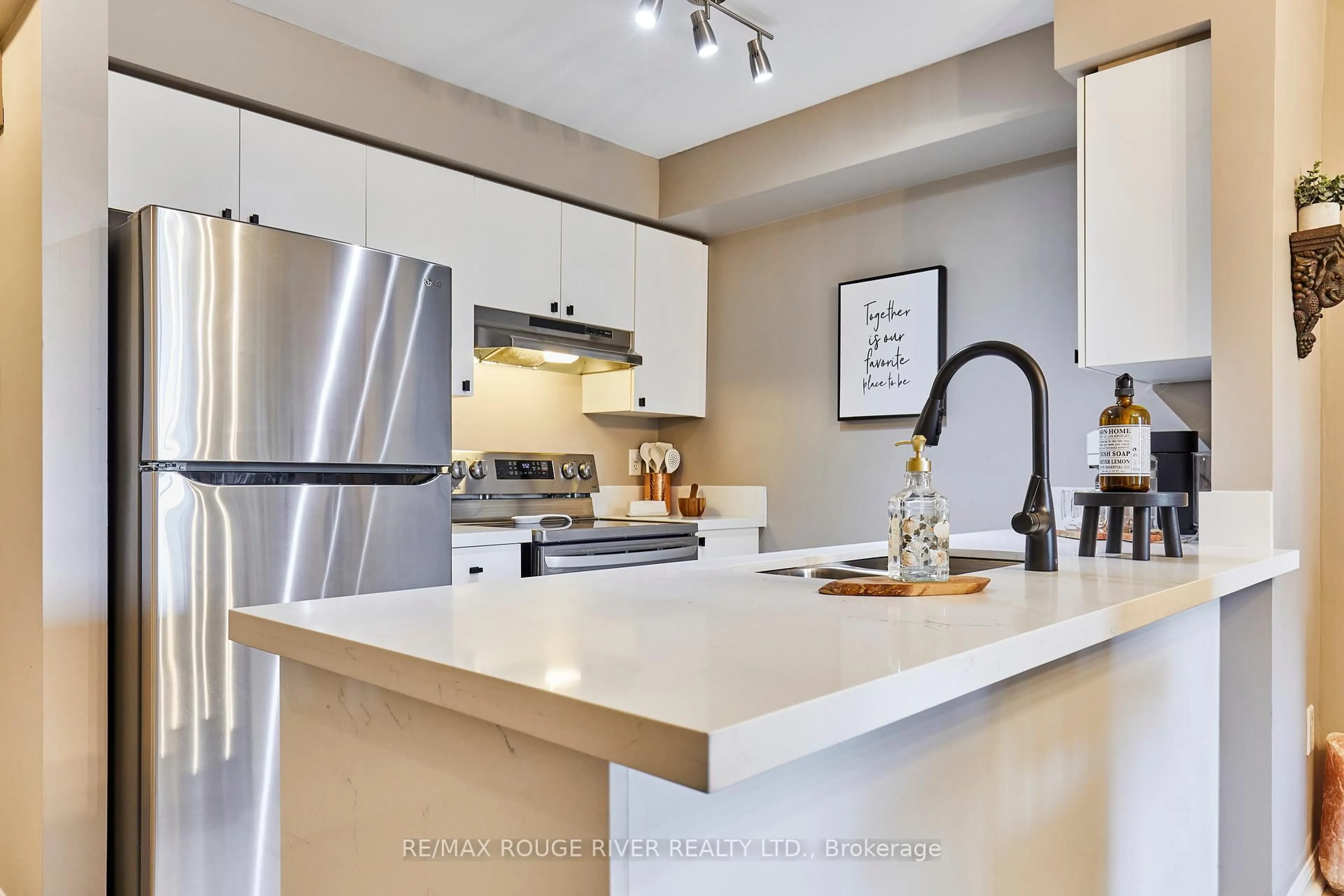 Open concept kitchen, unknown for 72 Petra Way #2, Whitby Ontario L1R 0A3