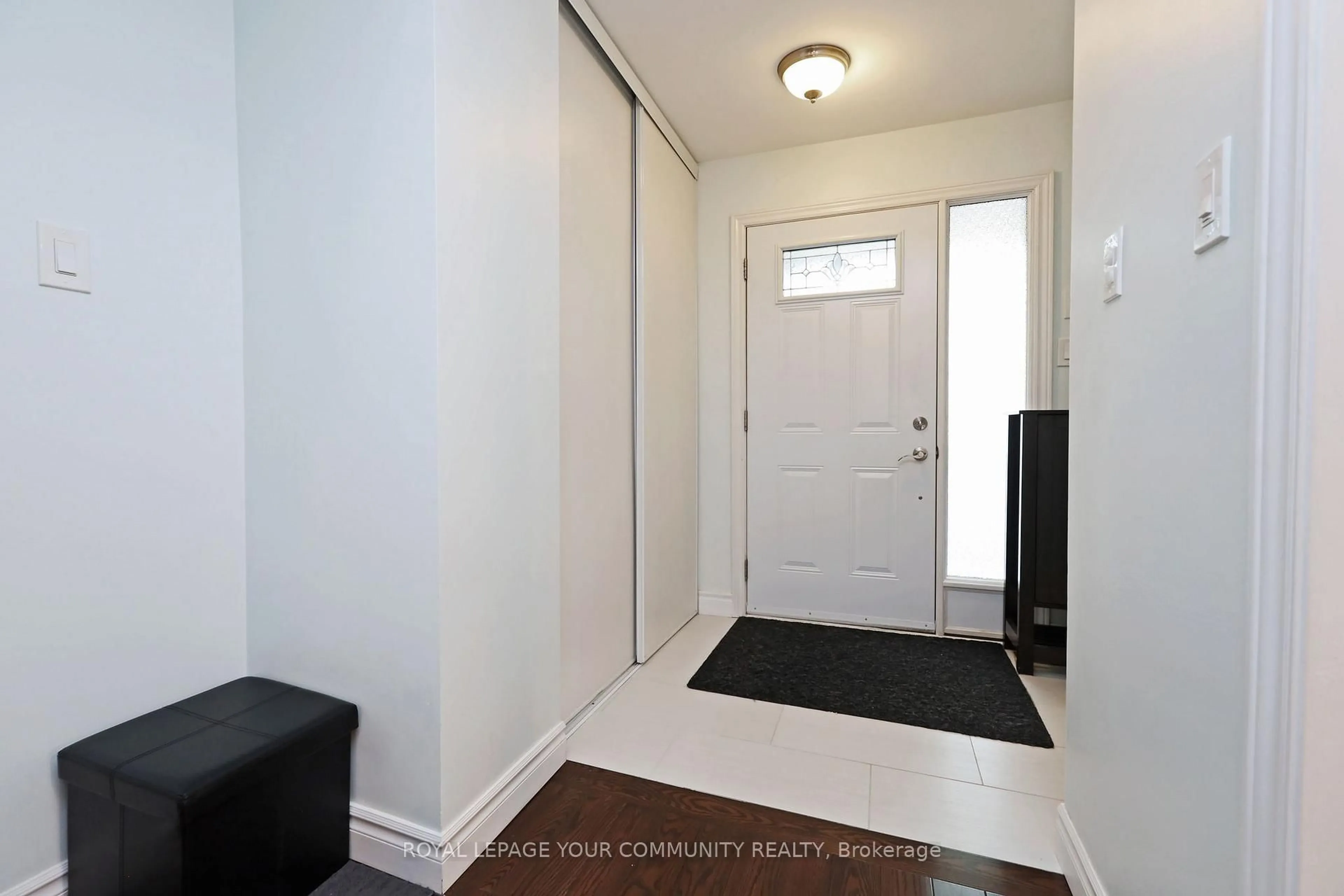 Indoor entryway for 39 South Shields Ave, Toronto Ontario M1K 1V8