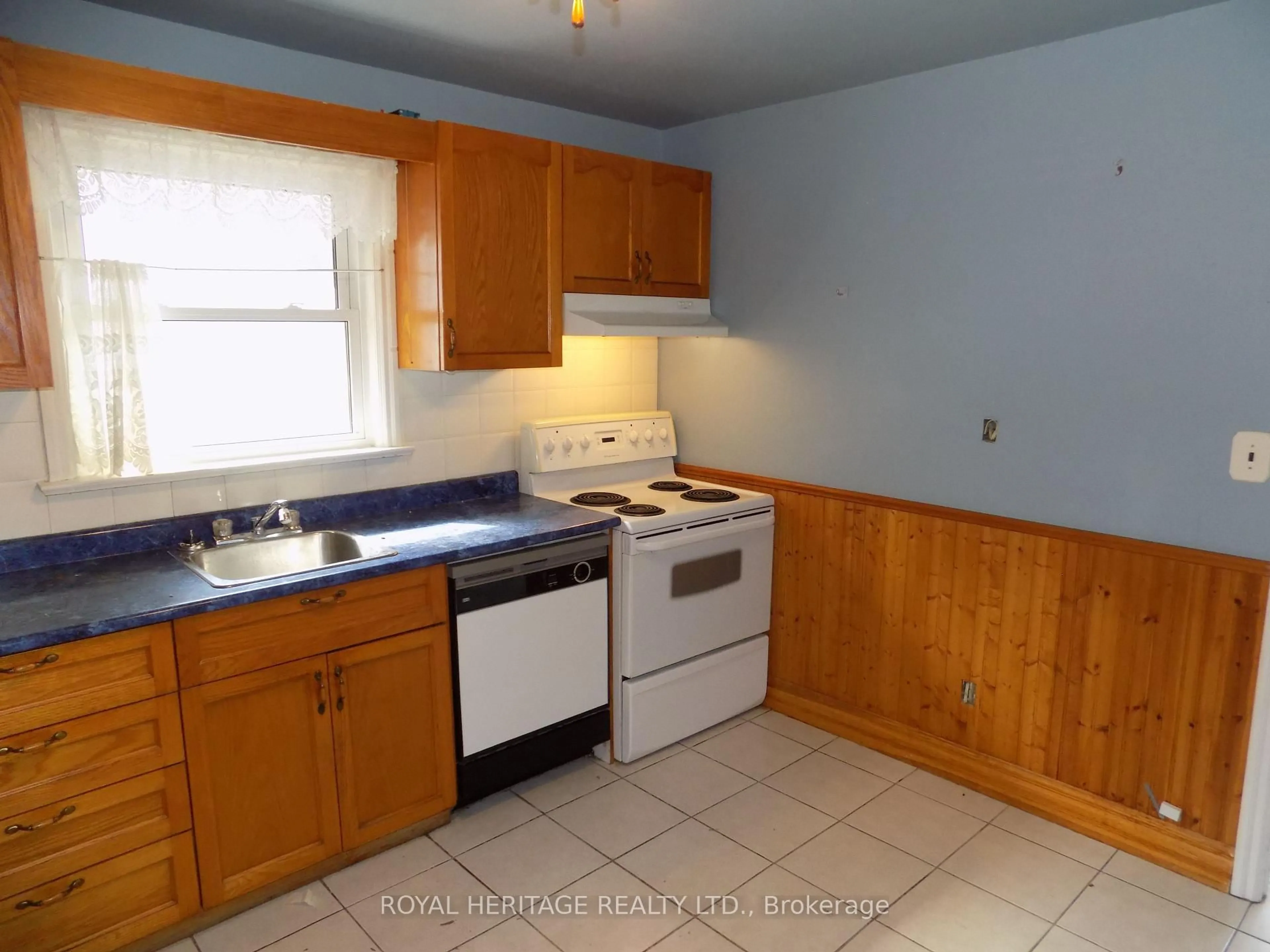 Standard kitchen, unknown for 535 Montrave Ave, Oshawa Ontario L1J 4S8