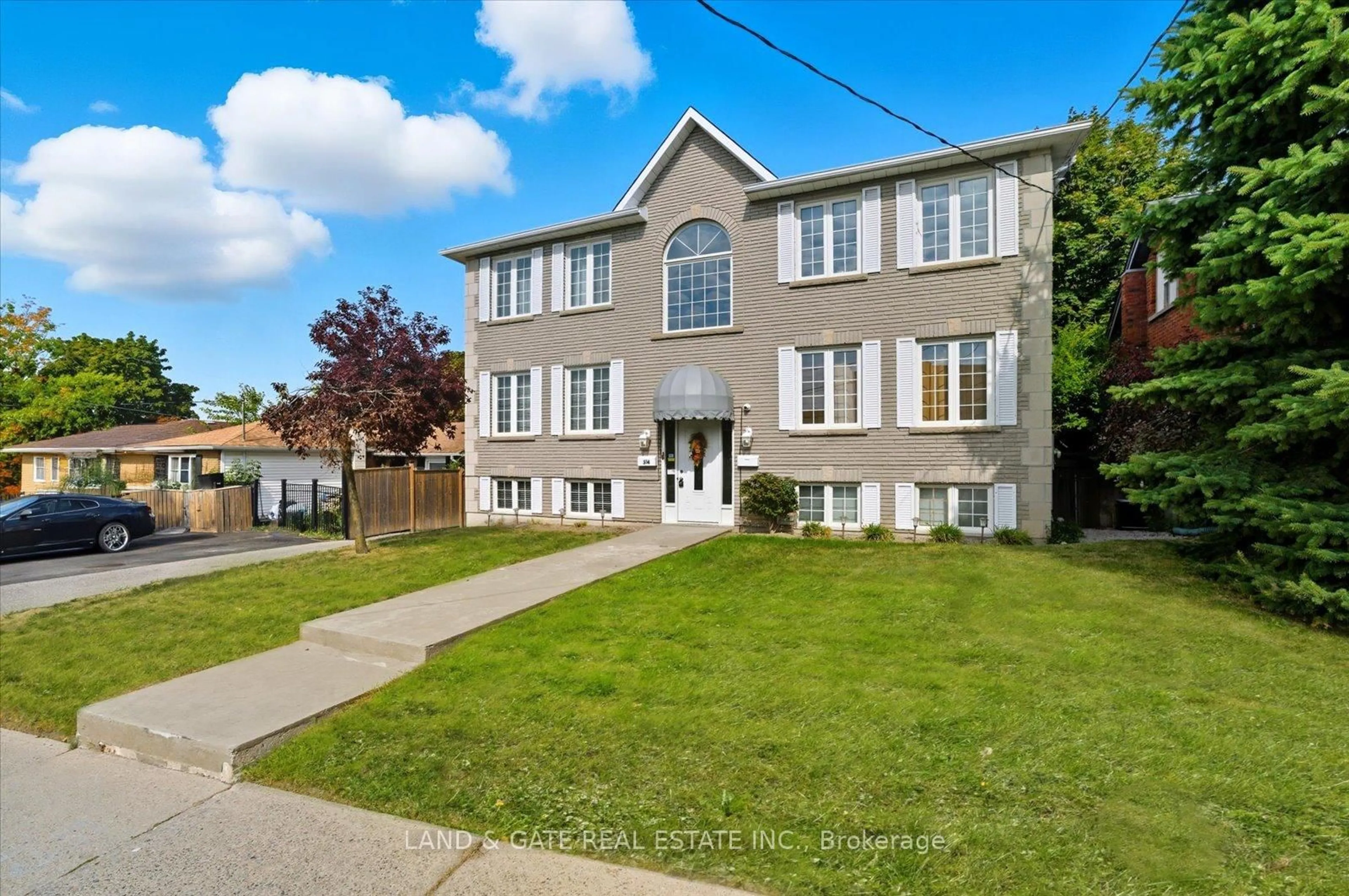 Home with brick exterior material, street for 314 Hillside Ave, Oshawa Ontario L1J 1T5