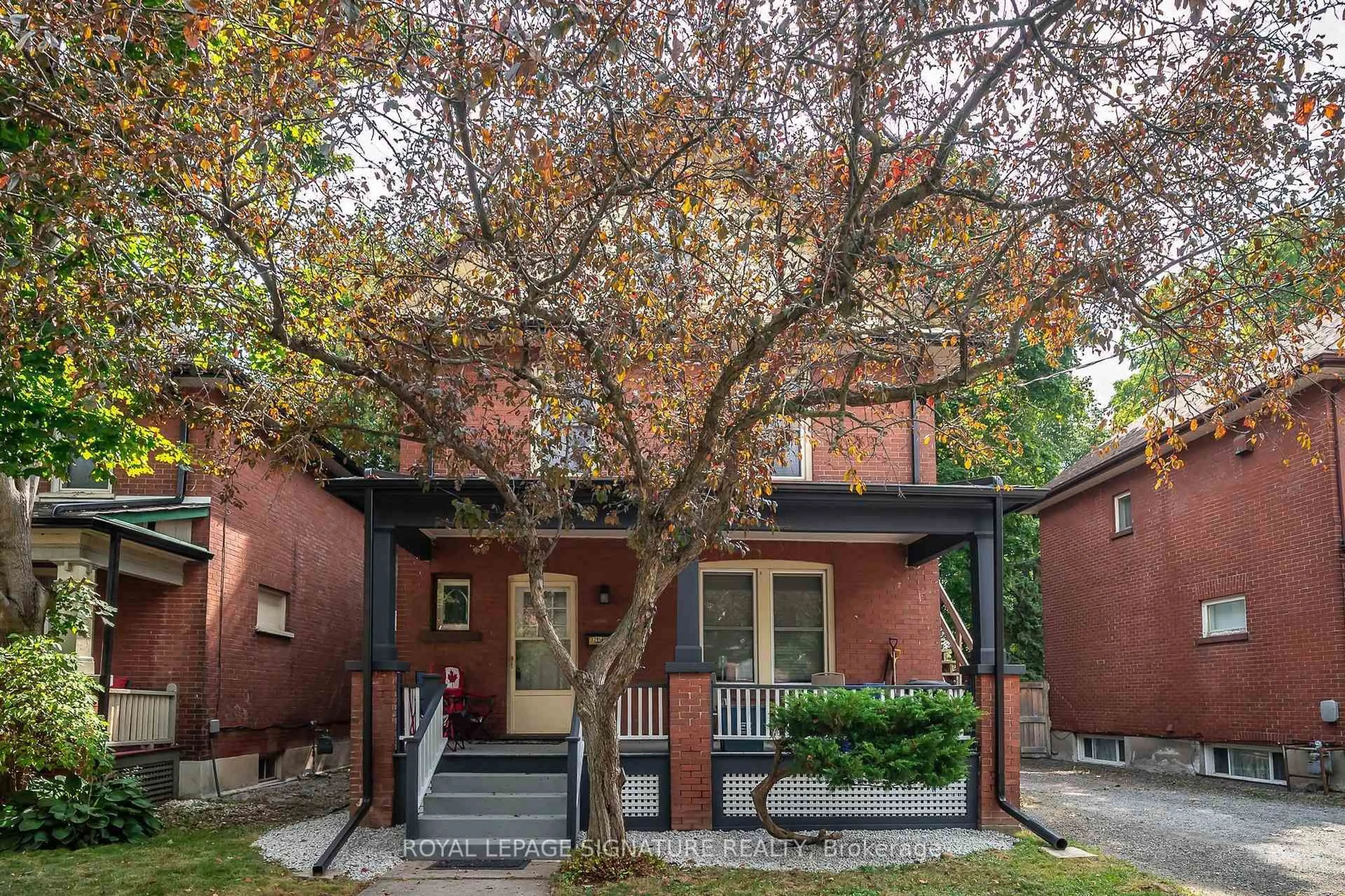 Home with brick exterior material, street for 295 Arthur St, Oshawa Ontario L1H 1N7