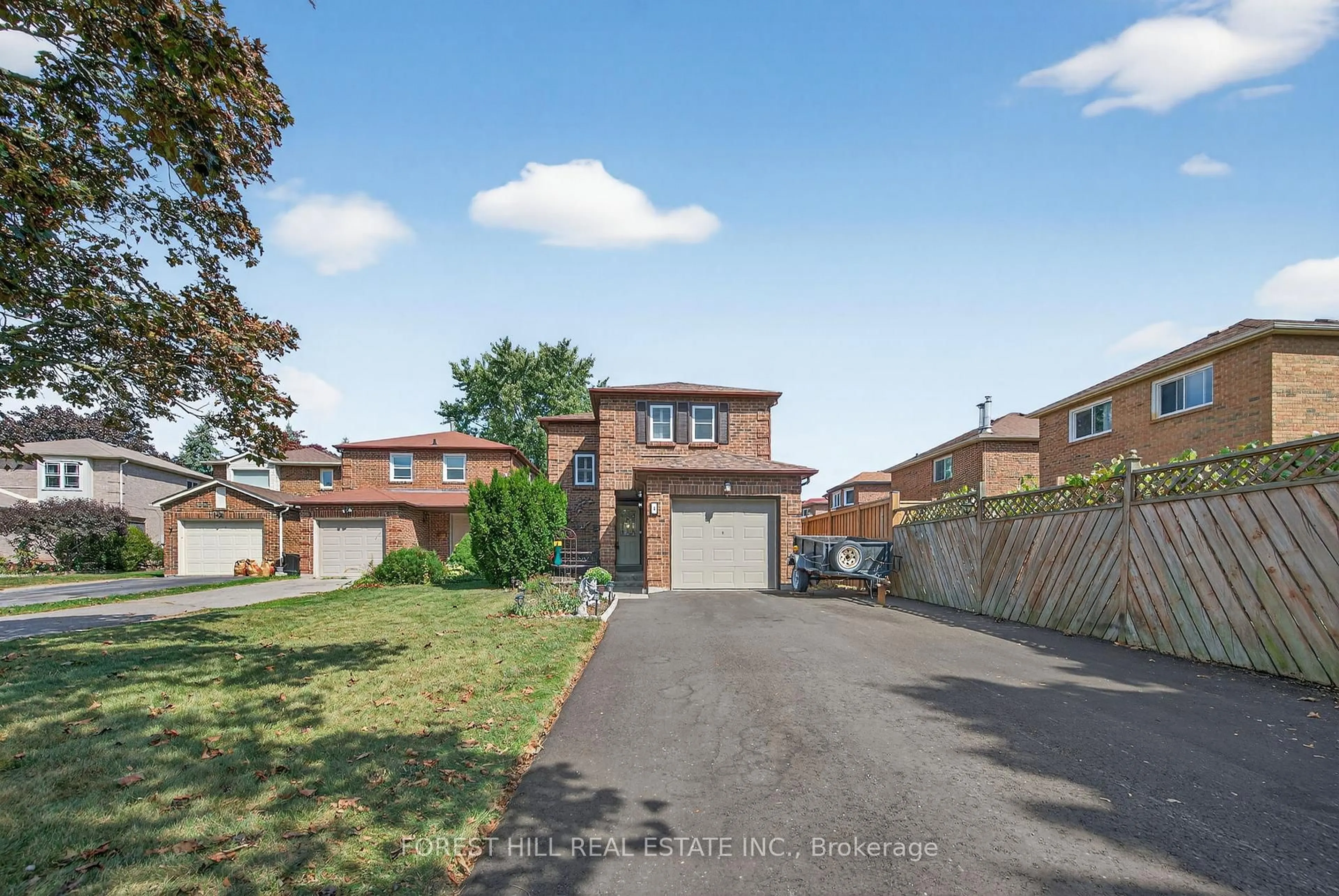 A pic from outside/outdoor area/front of a property/back of a property/a pic from drone, street for 3 Bowers Crt, Ajax Ontario L1T 2L6