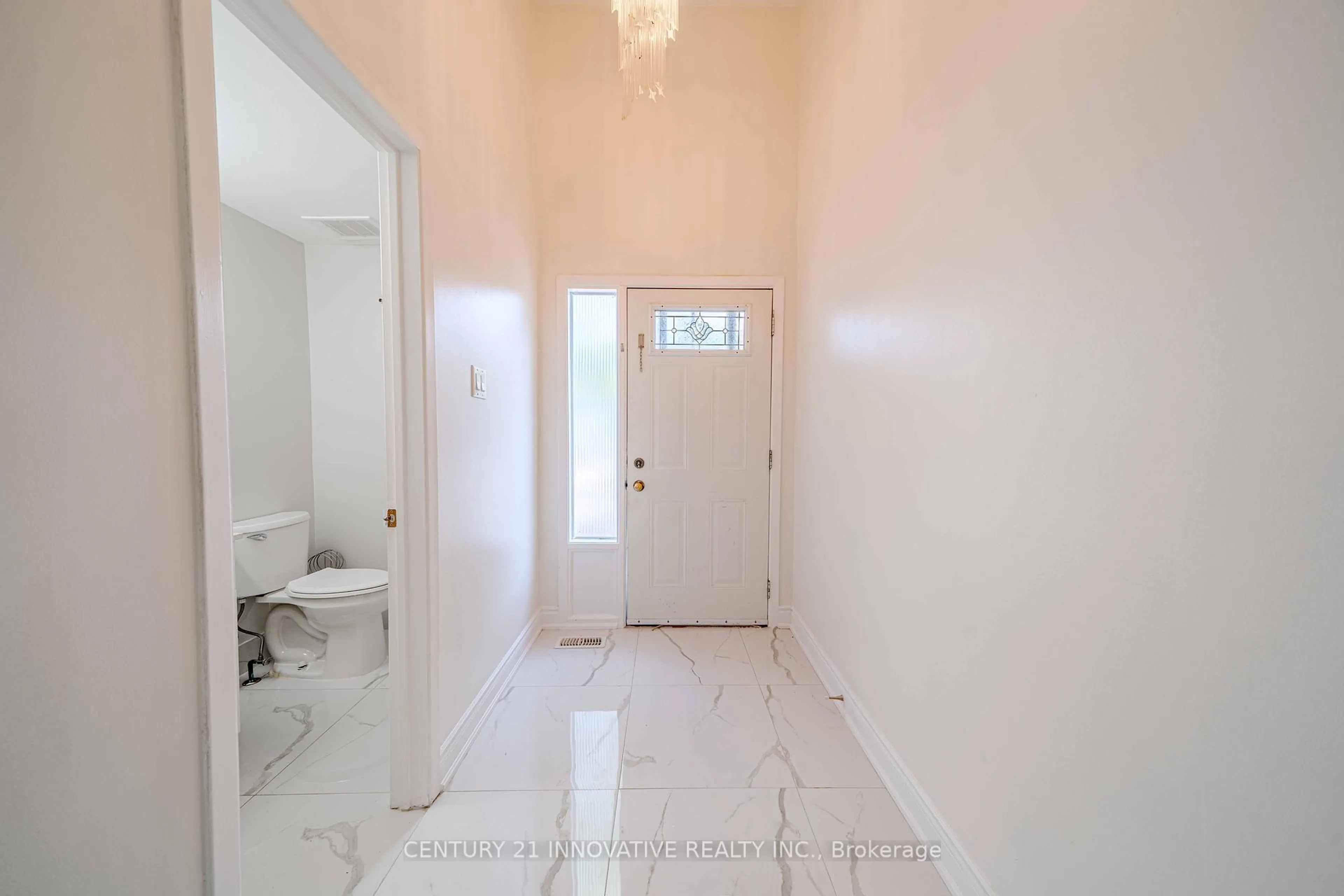 Indoor entryway for 1388 Everton St, Pickering Ontario L1V 2T8