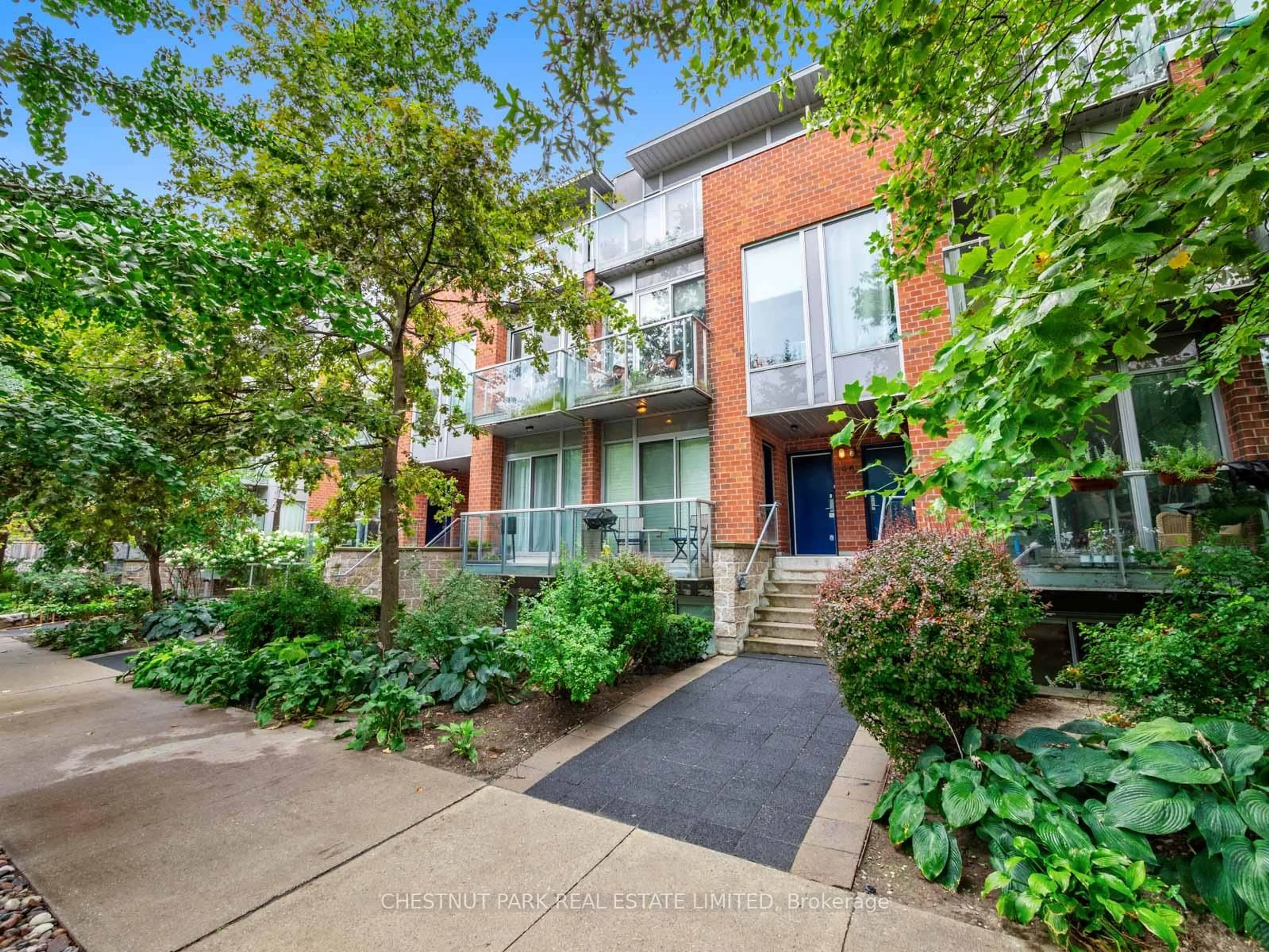 A pic from outside/outdoor area/front of a property/back of a property/a pic from drone, street for 46 Boston Ave #3, Toronto Ontario M4M 2T9