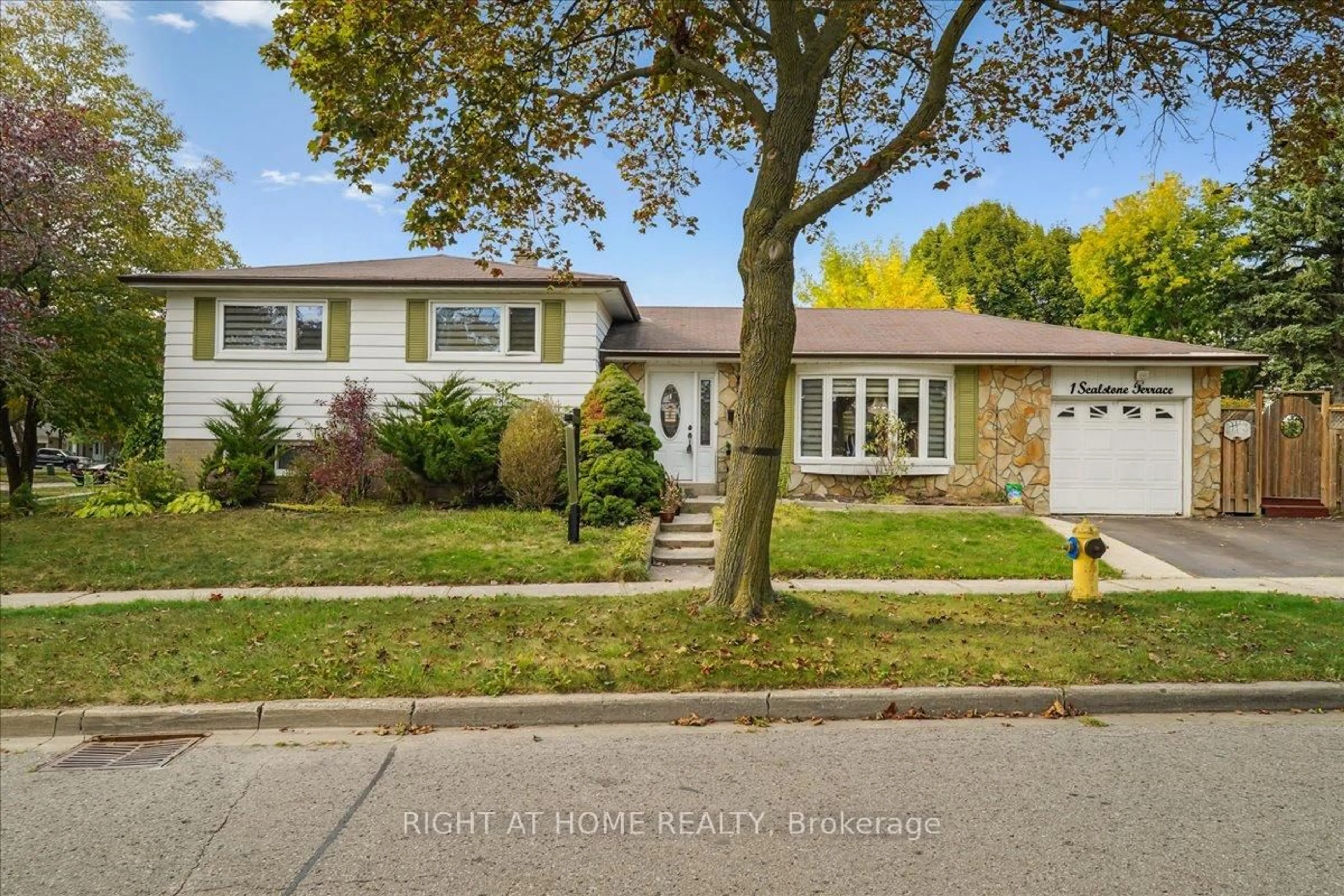 Home with vinyl exterior material, street for 1 Sealstone Terr, Toronto Ontario M1E 4J6
