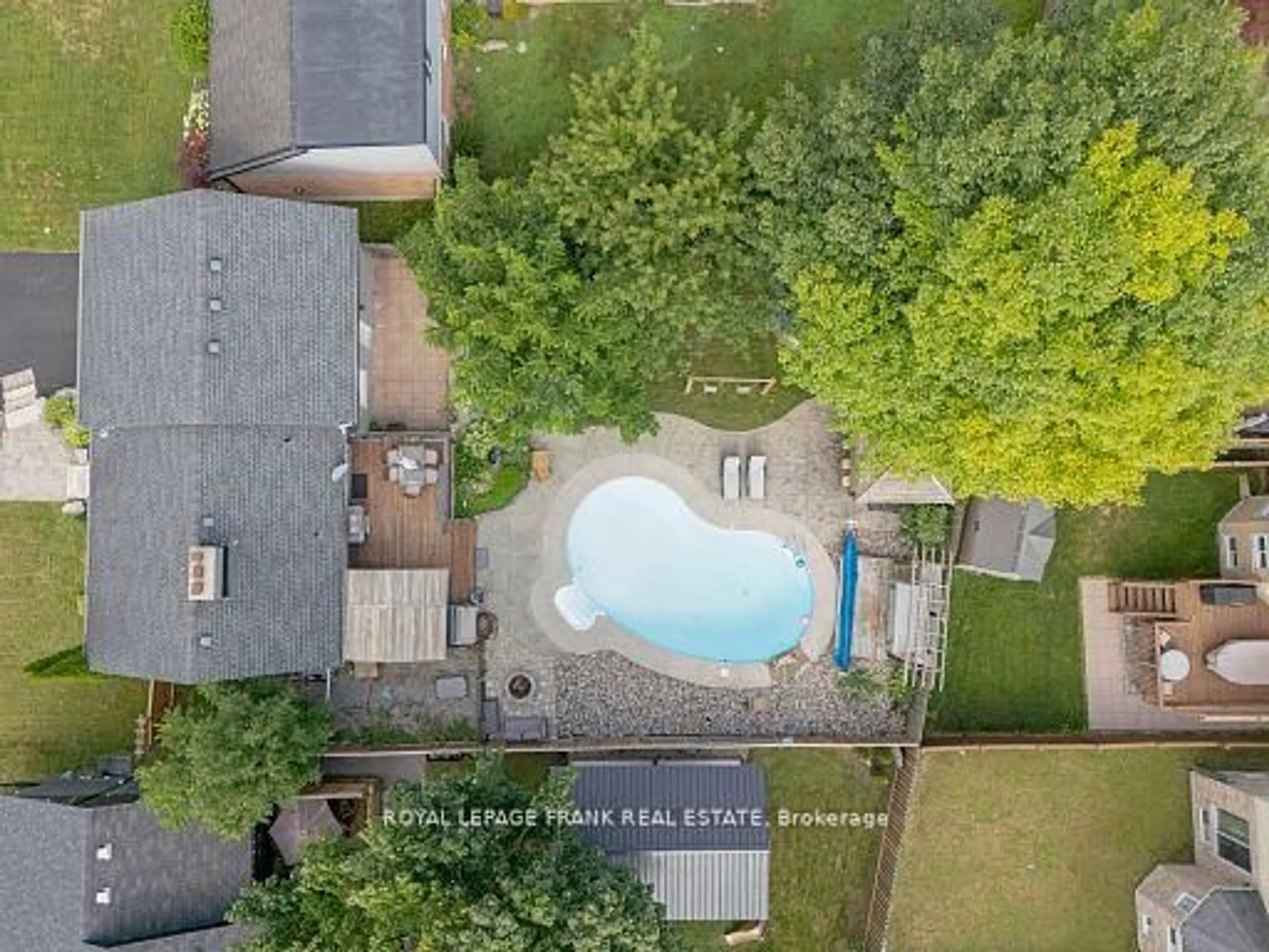 A pic from outside/outdoor area/front of a property/back of a property/a pic from drone, unknown for 1707 Highway 2 Rd, Clarington Ontario L1E 0A3
