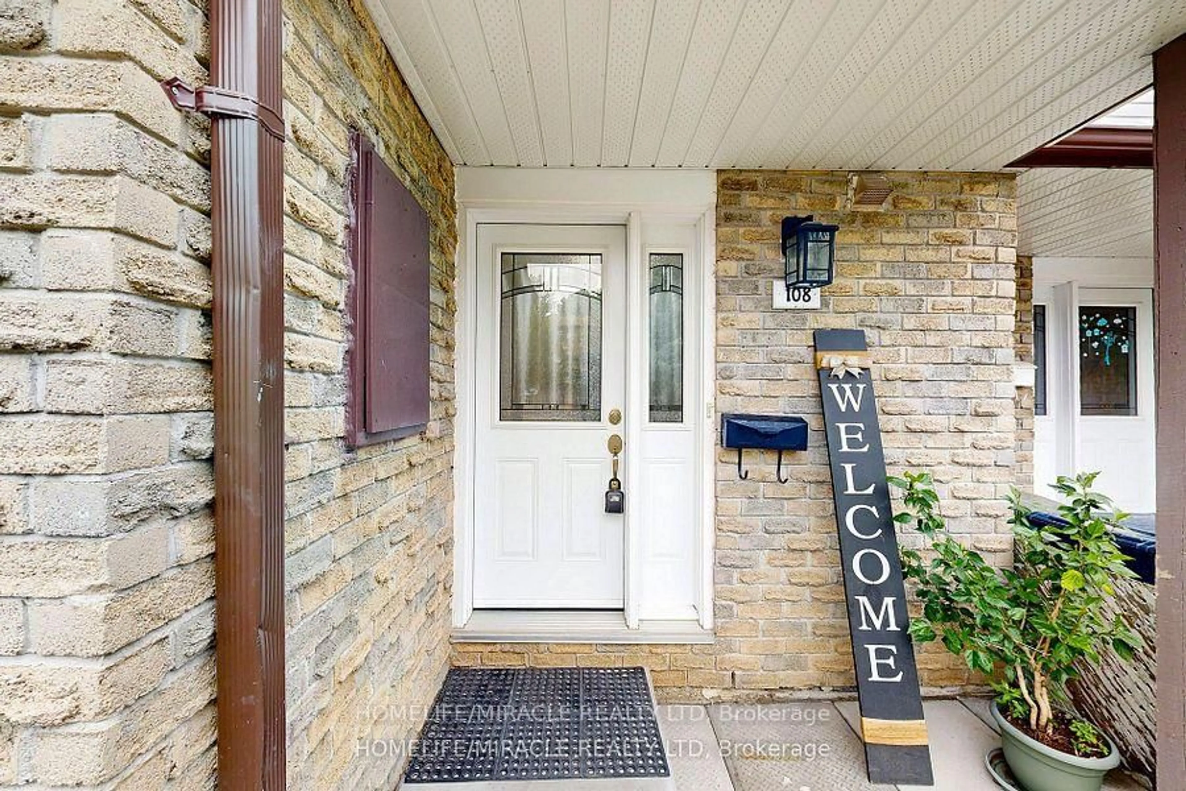 Indoor entryway for 108 Malvern St #57, Toronto Ontario M1B 2V4