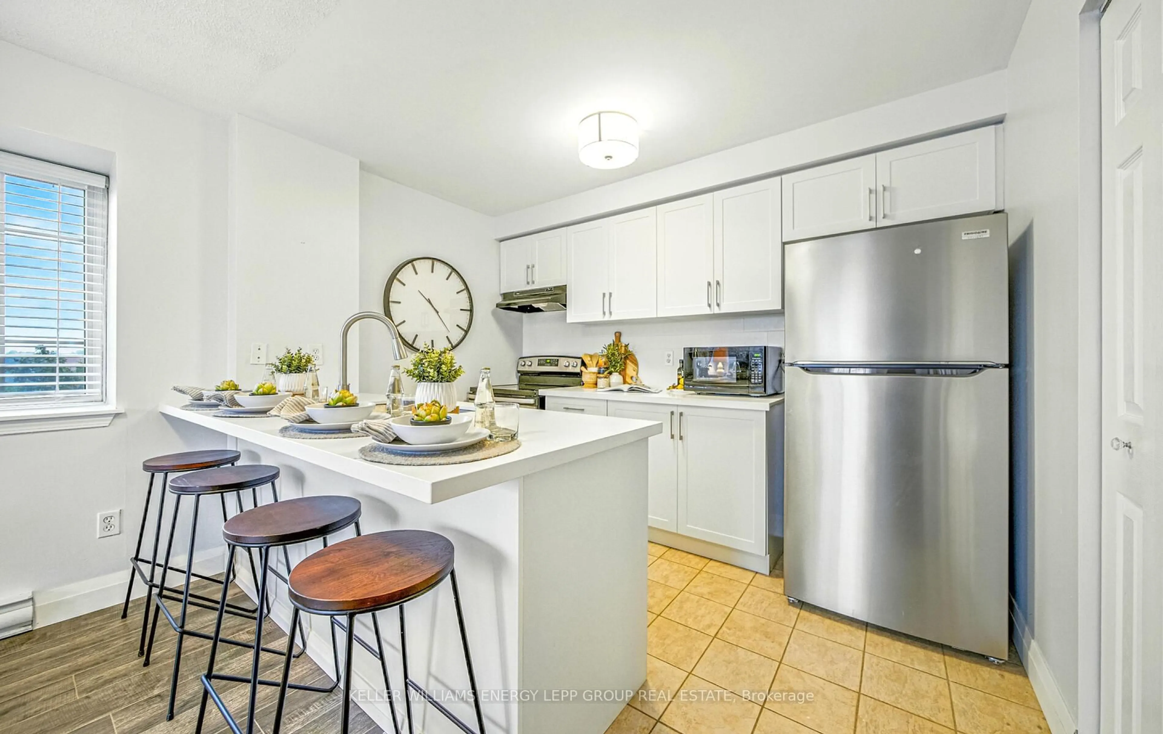 Standard kitchen, unknown for 91 Aspen Springs Dr #301, Clarington Ontario L1C 5J9