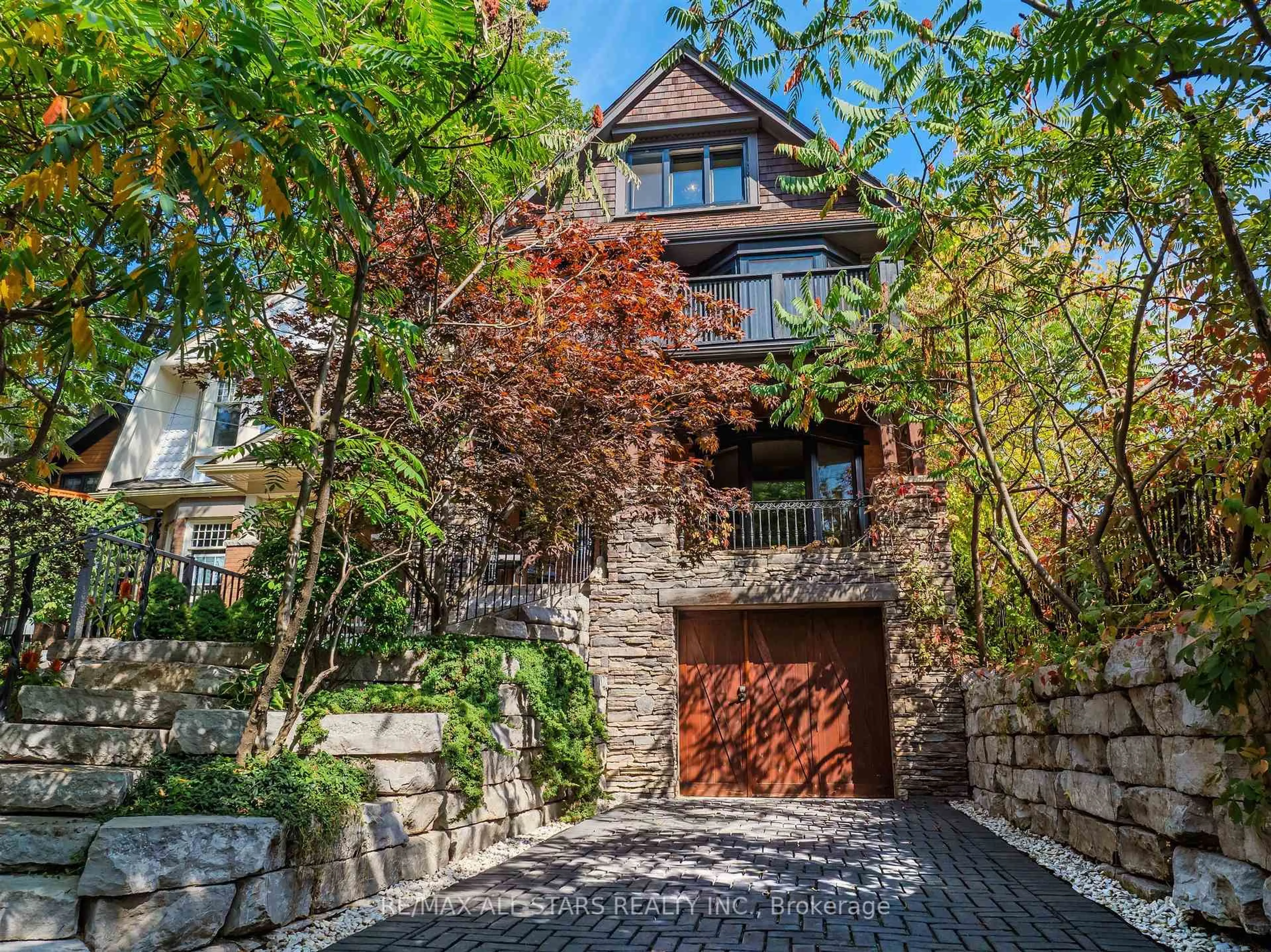 Unknown for 151 Balsam Ave, Toronto Ontario M4E 3C2