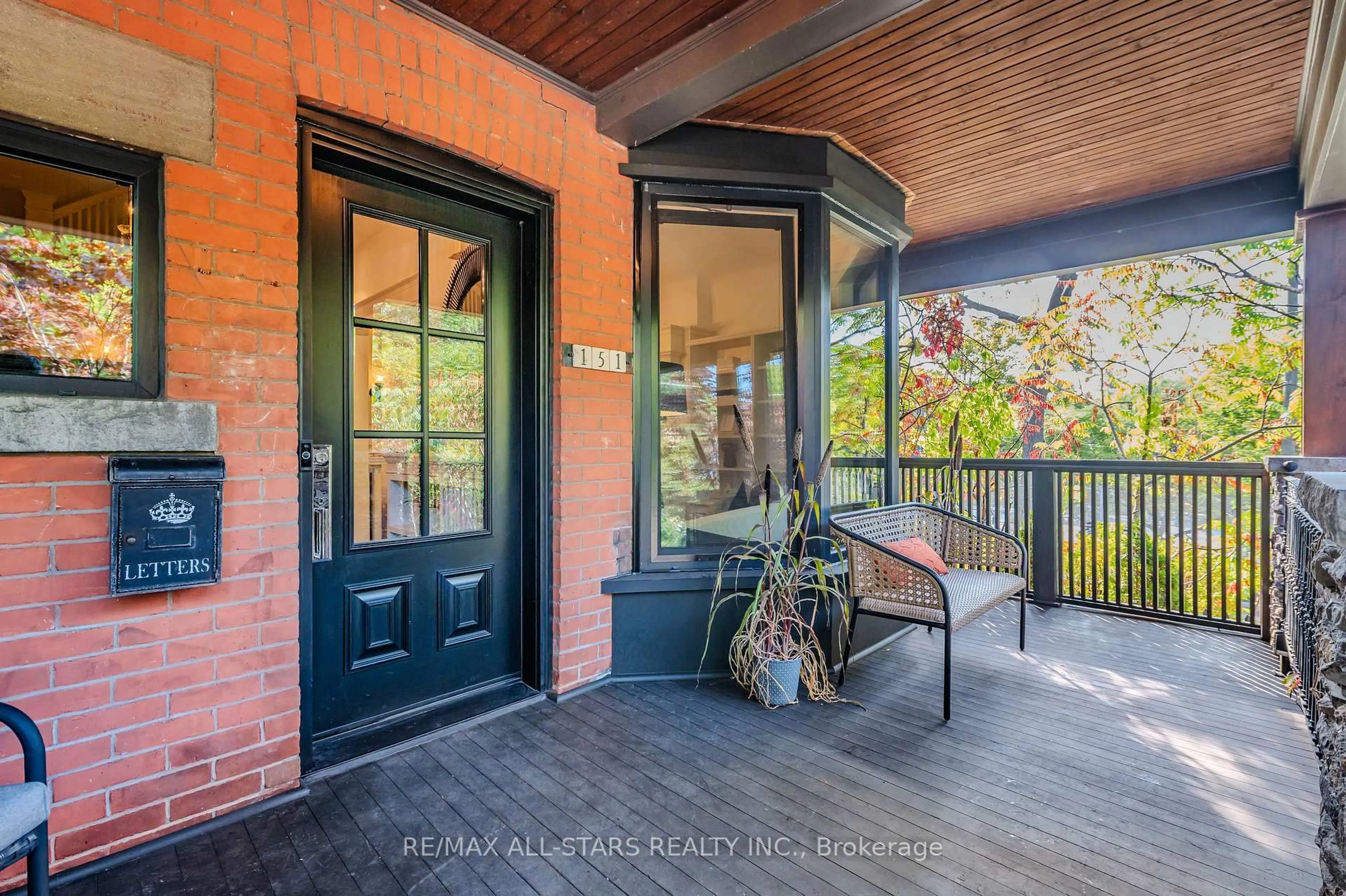 Indoor entryway for 151 Balsam Ave, Toronto Ontario M4E 3C2