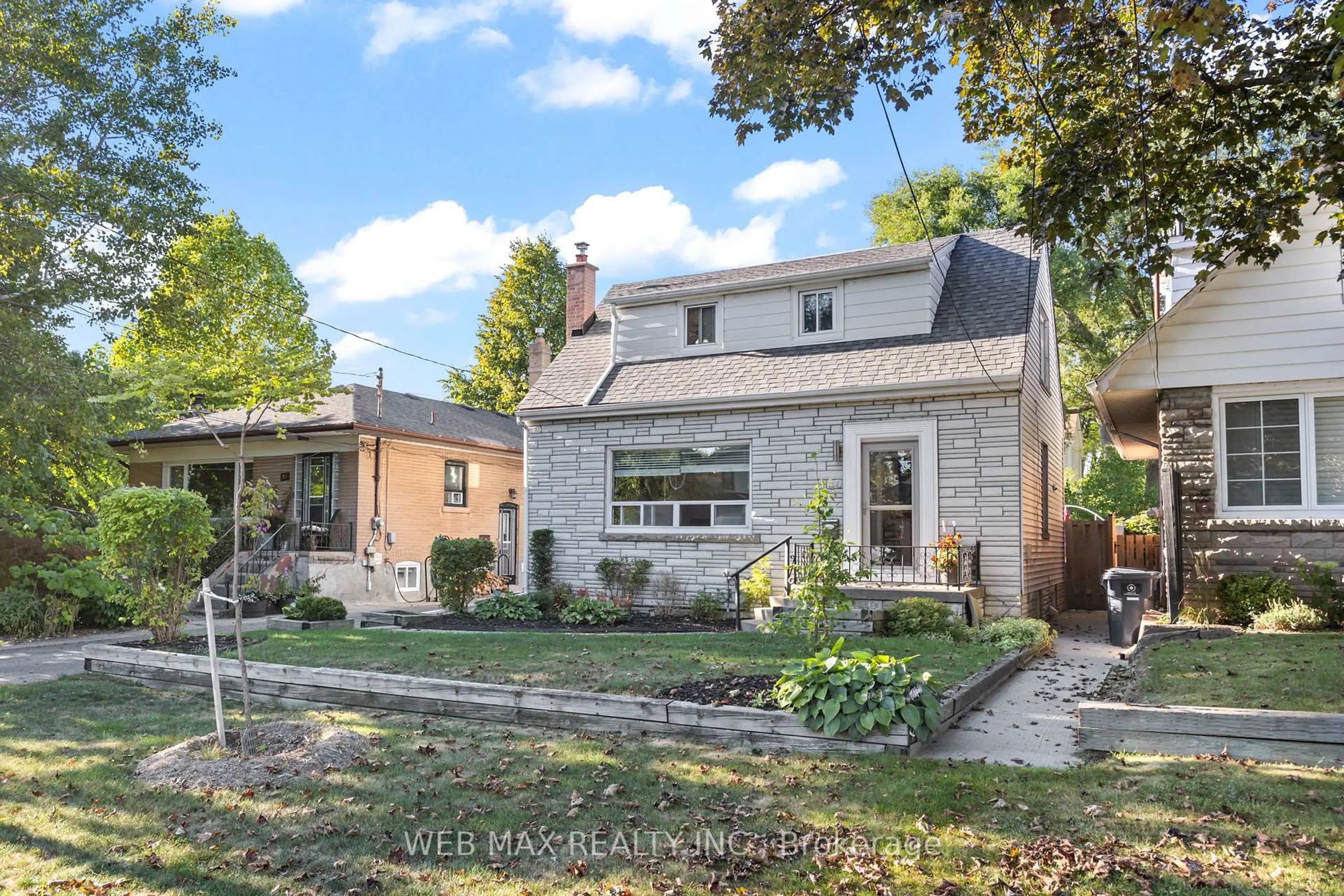 Home with brick exterior material, street for 40 Park St, Toronto Ontario M1N 2N5