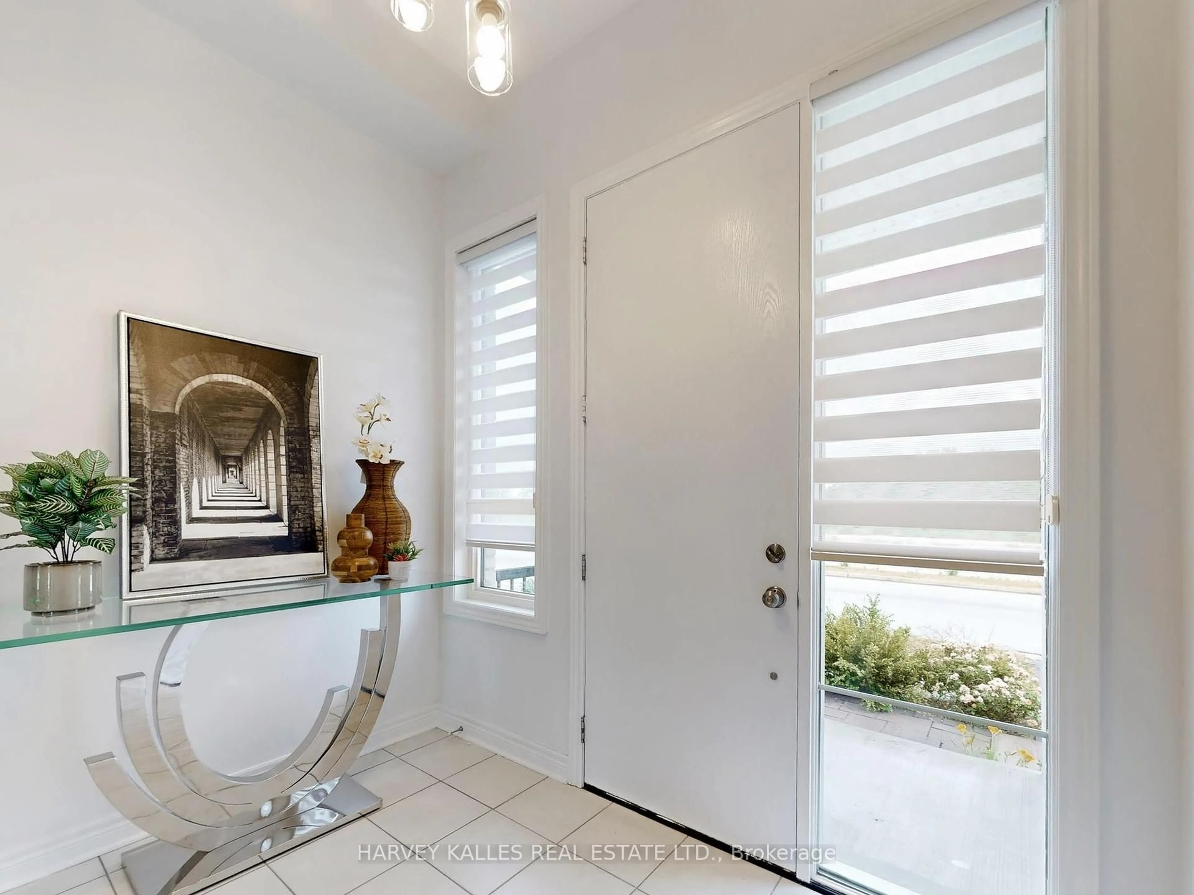 Indoor entryway for 1146 Cactus Cres, Pickering Ontario L1V 2P8