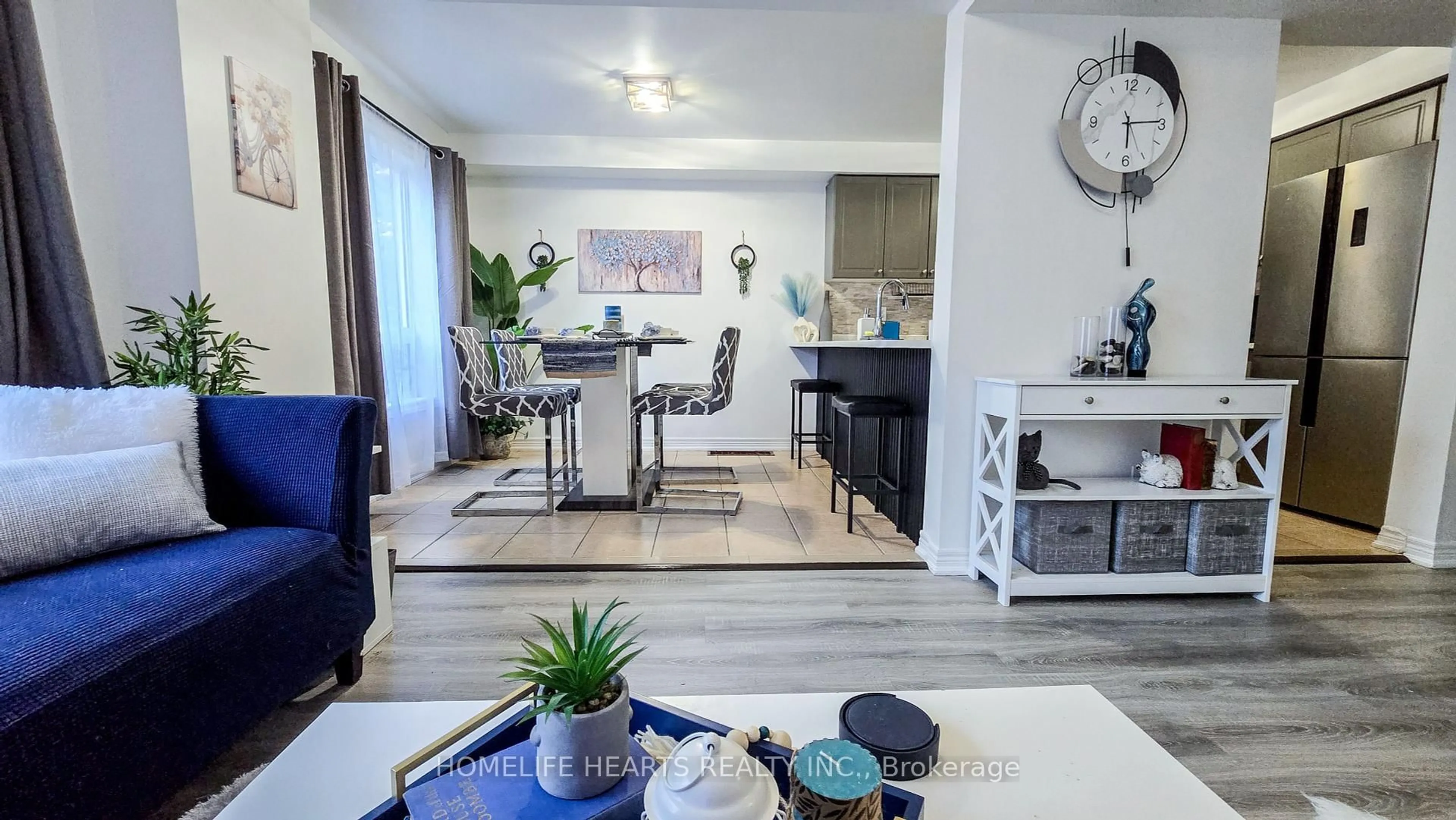 Living room with furniture, unknown for 3 Skelding Crt, Toronto Ontario M1E 2R7