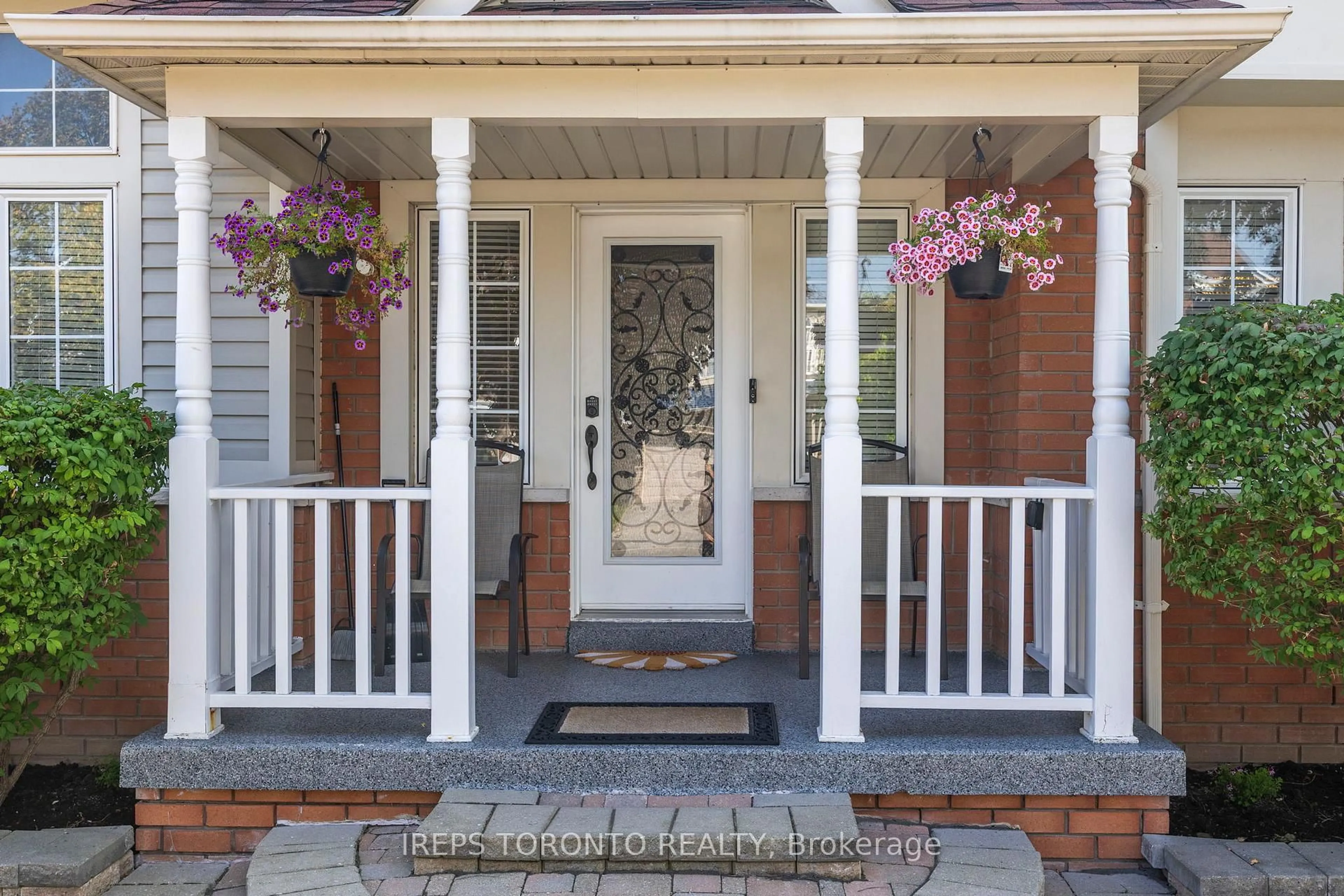 Indoor entryway for 2 Whitewater St, Whitby Ontario L1R 2S9