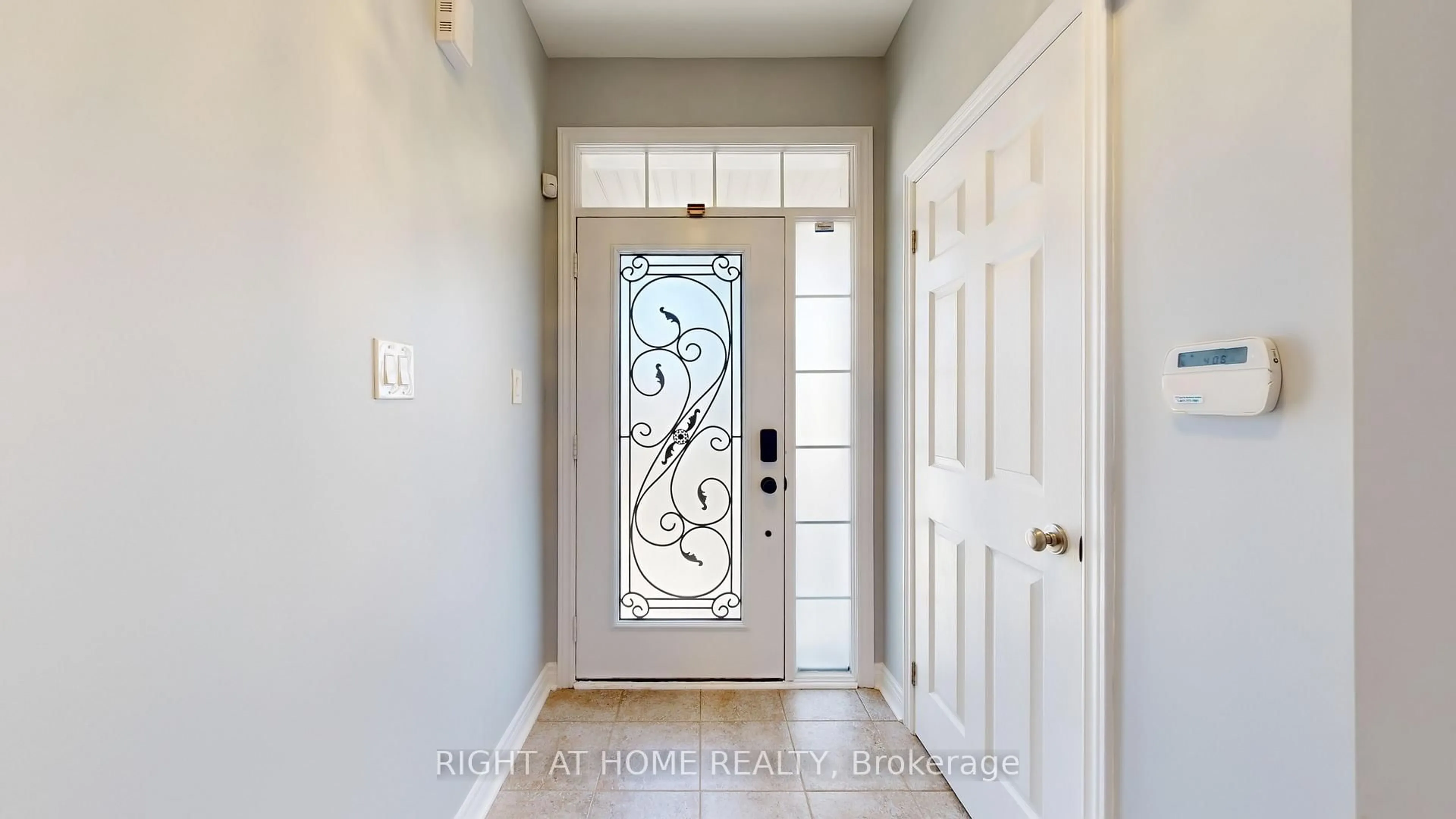 Indoor entryway for 2 Mawby St, Ajax Ontario L1Z 0P7