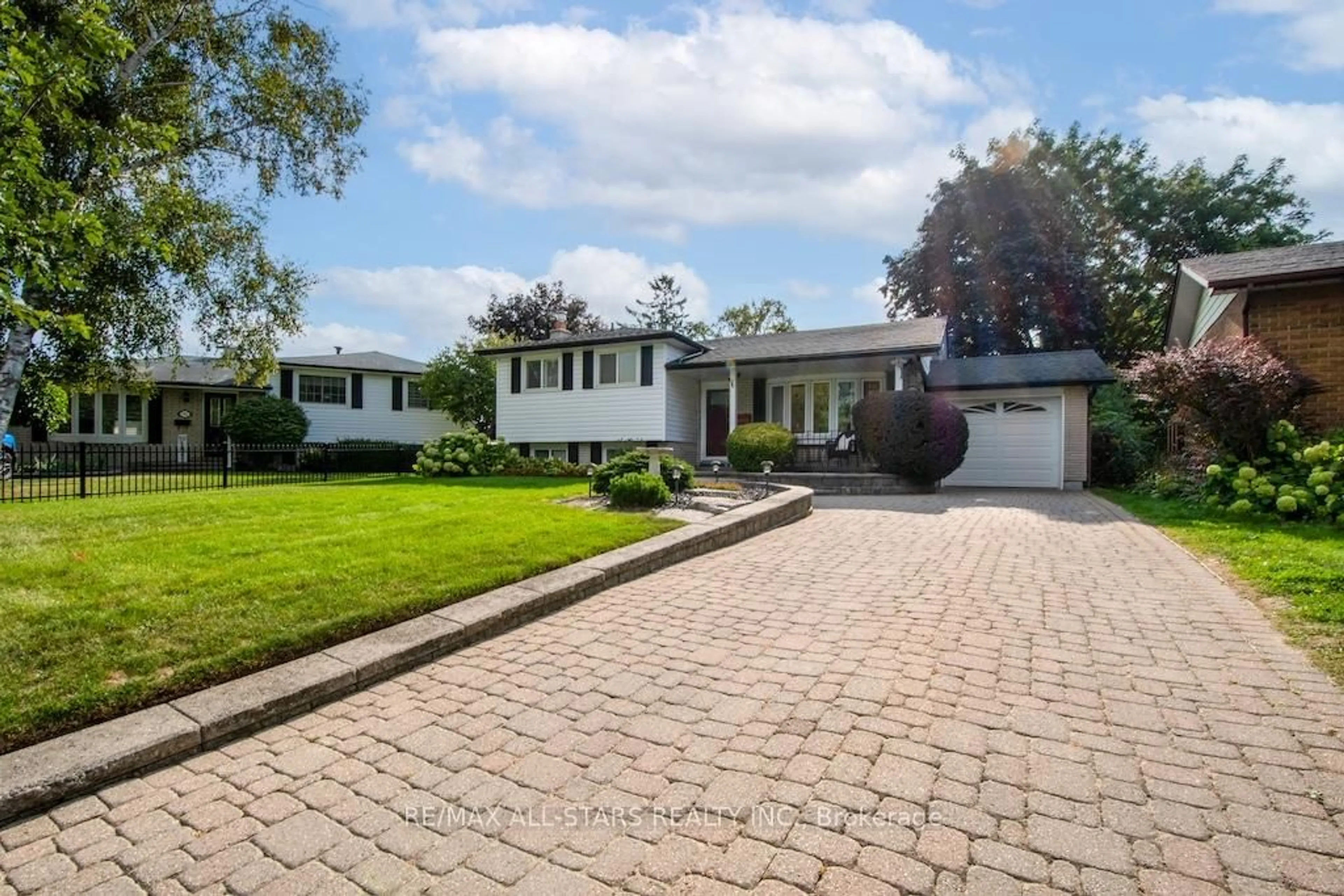 Unknown for 787 Arden Crt, Oshawa Ontario L1G 1X8