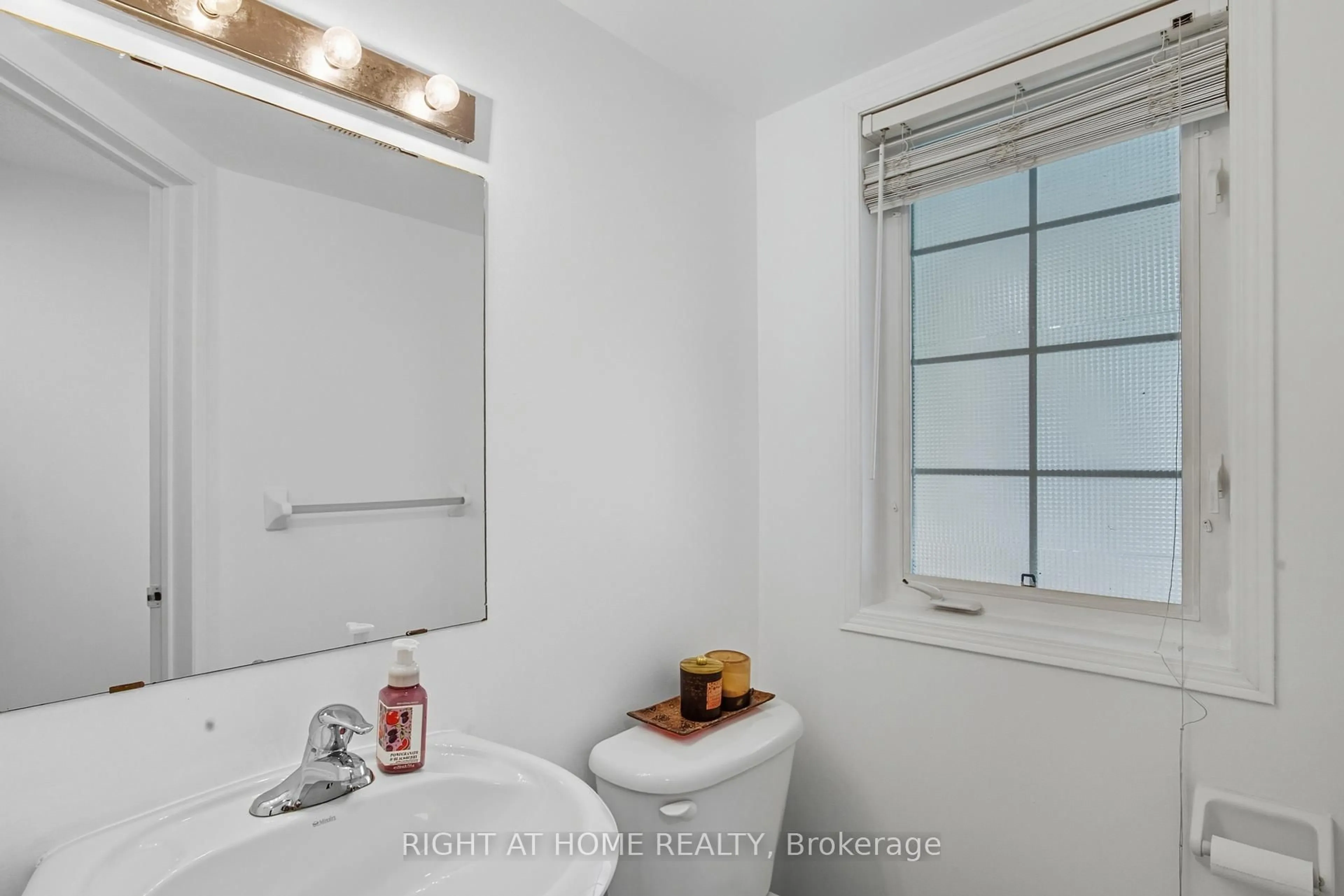 Standard bathroom, unknown for 69 Cathedral Dr, Whitby Ontario L1R 3N9