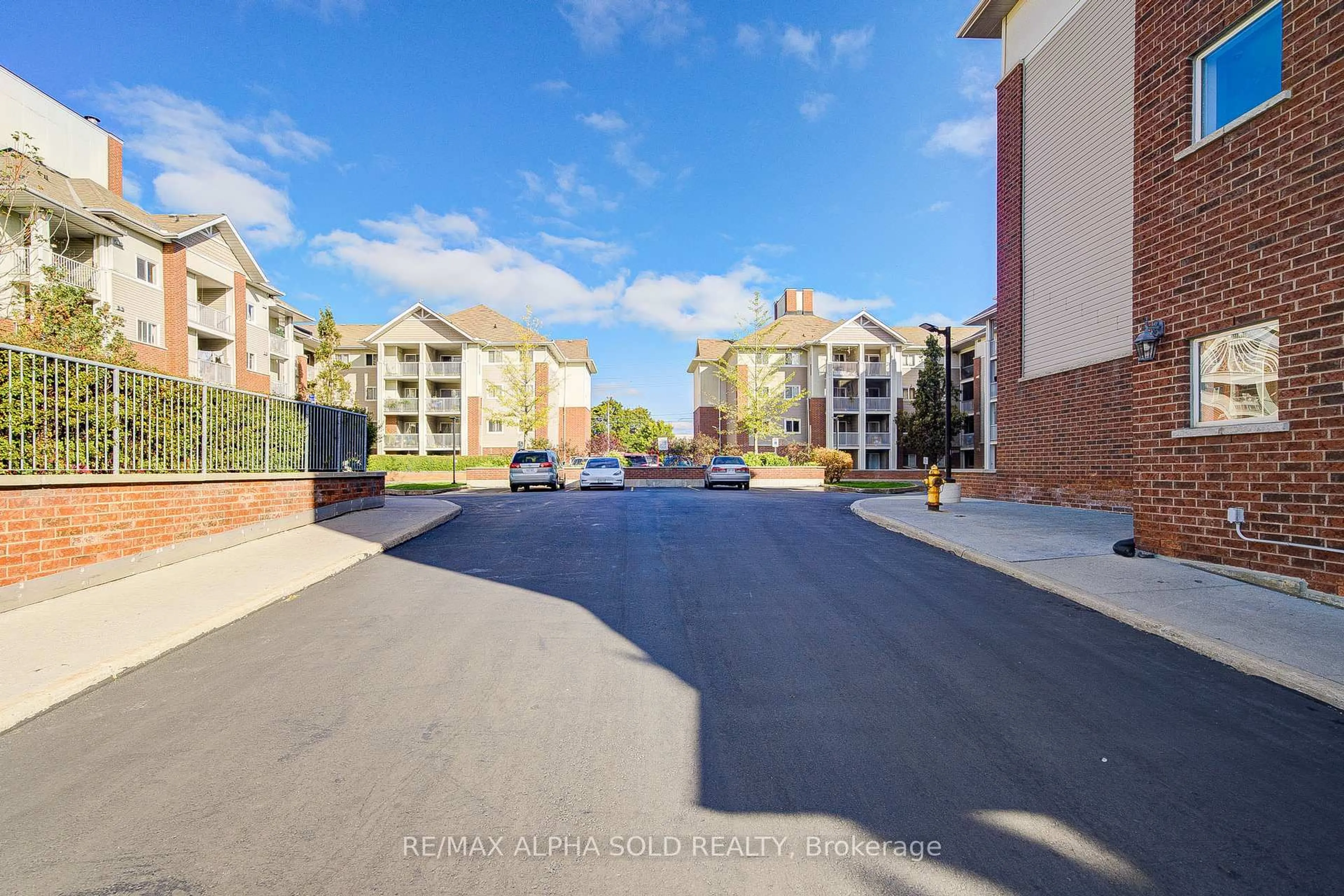 A pic from outside/outdoor area/front of a property/back of a property/a pic from drone, street for 5225 Finch Ave #332, Toronto Ontario M1S 5W8