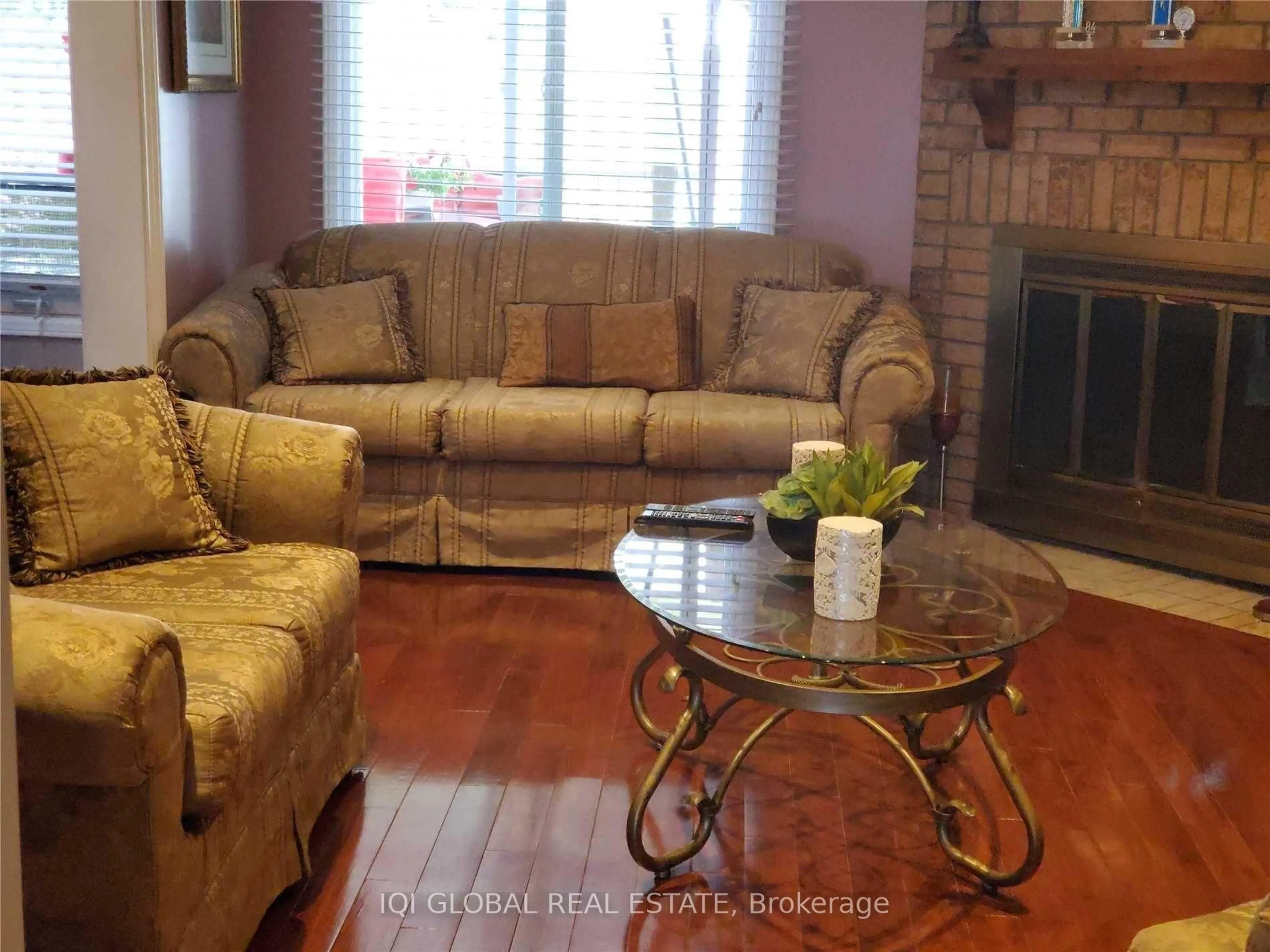 Living room with furniture, unknown for 72 Magill Dr, Ajax Ontario L1T 3K7