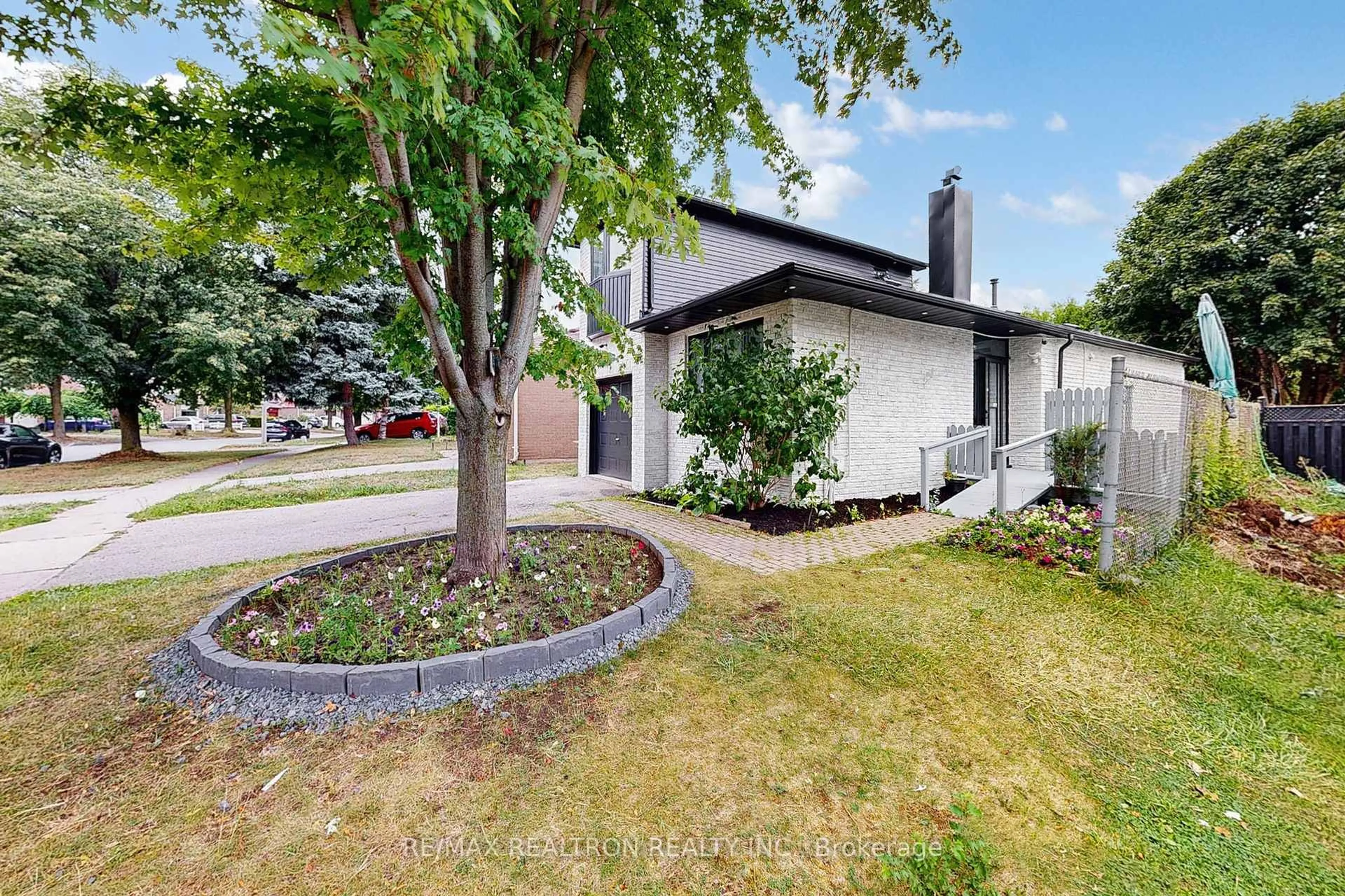 Unknown for 21 Delaney Dr, Ajax Ontario L1T 2K4