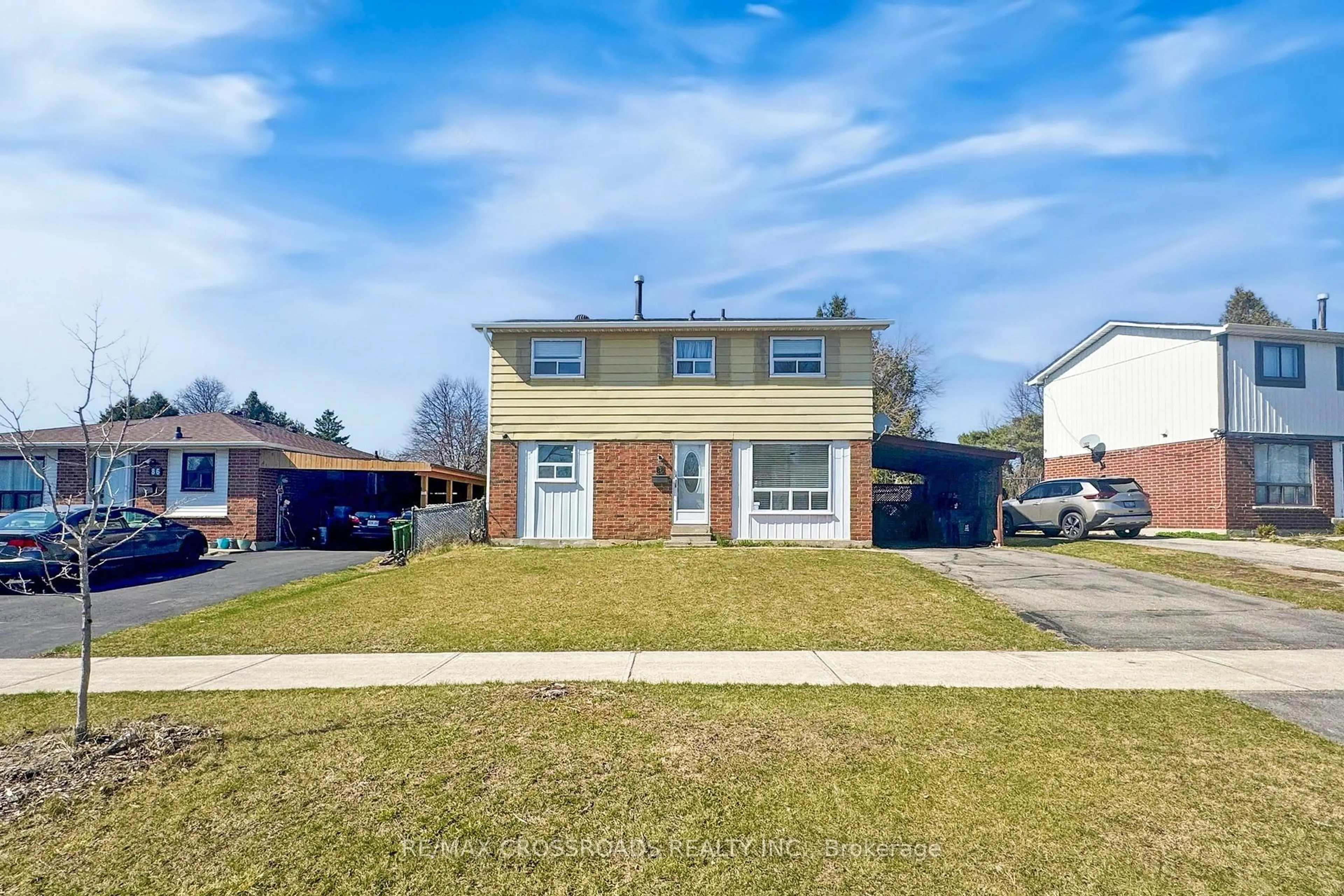 A pic from outside/outdoor area/front of a property/back of a property/a pic from drone, street for 88 Wickson Tr, Toronto Ontario M1B 1P3