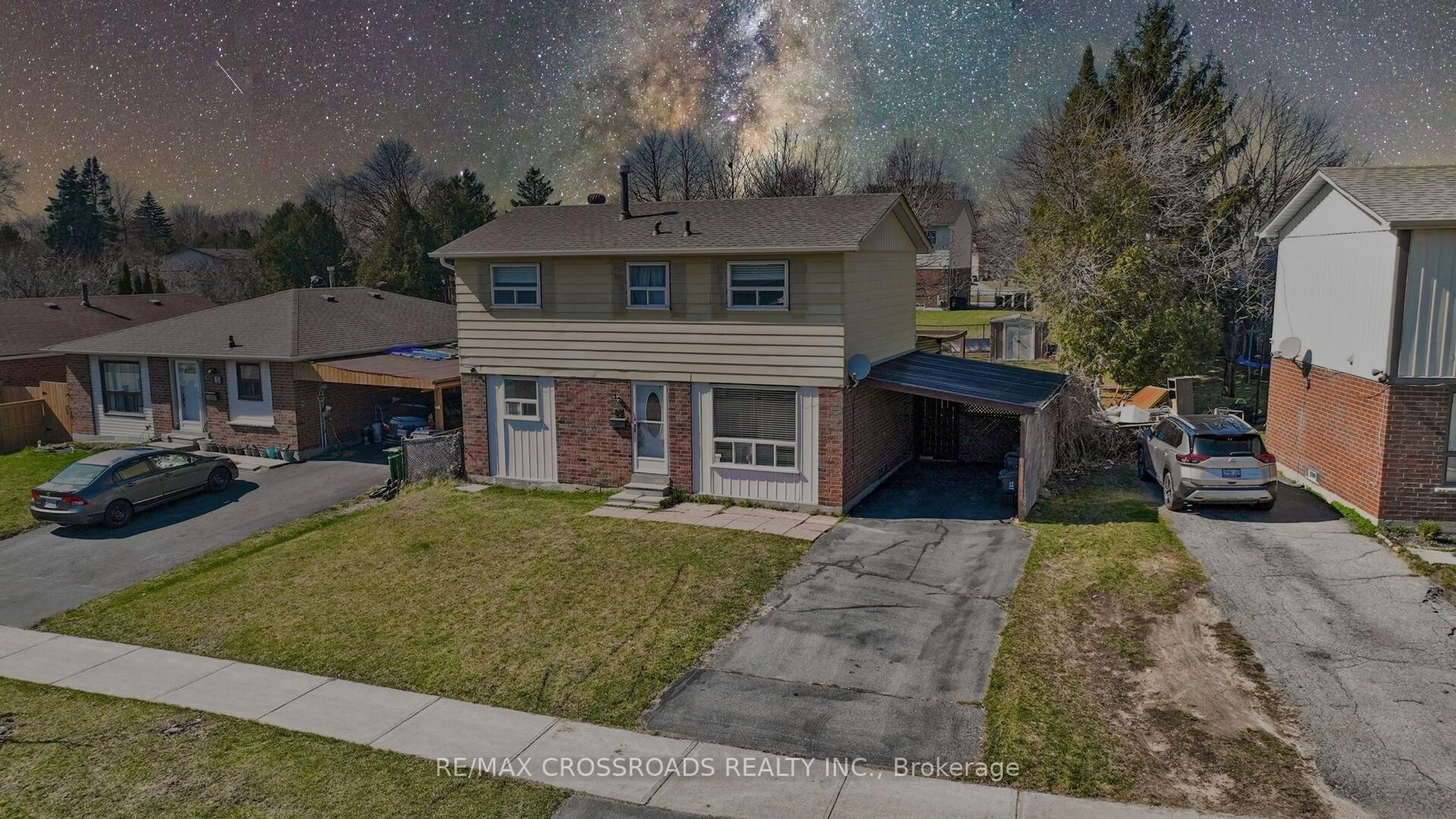 A pic from outside/outdoor area/front of a property/back of a property/a pic from drone, street for 88 Wickson Tr, Toronto Ontario M1B 1P3