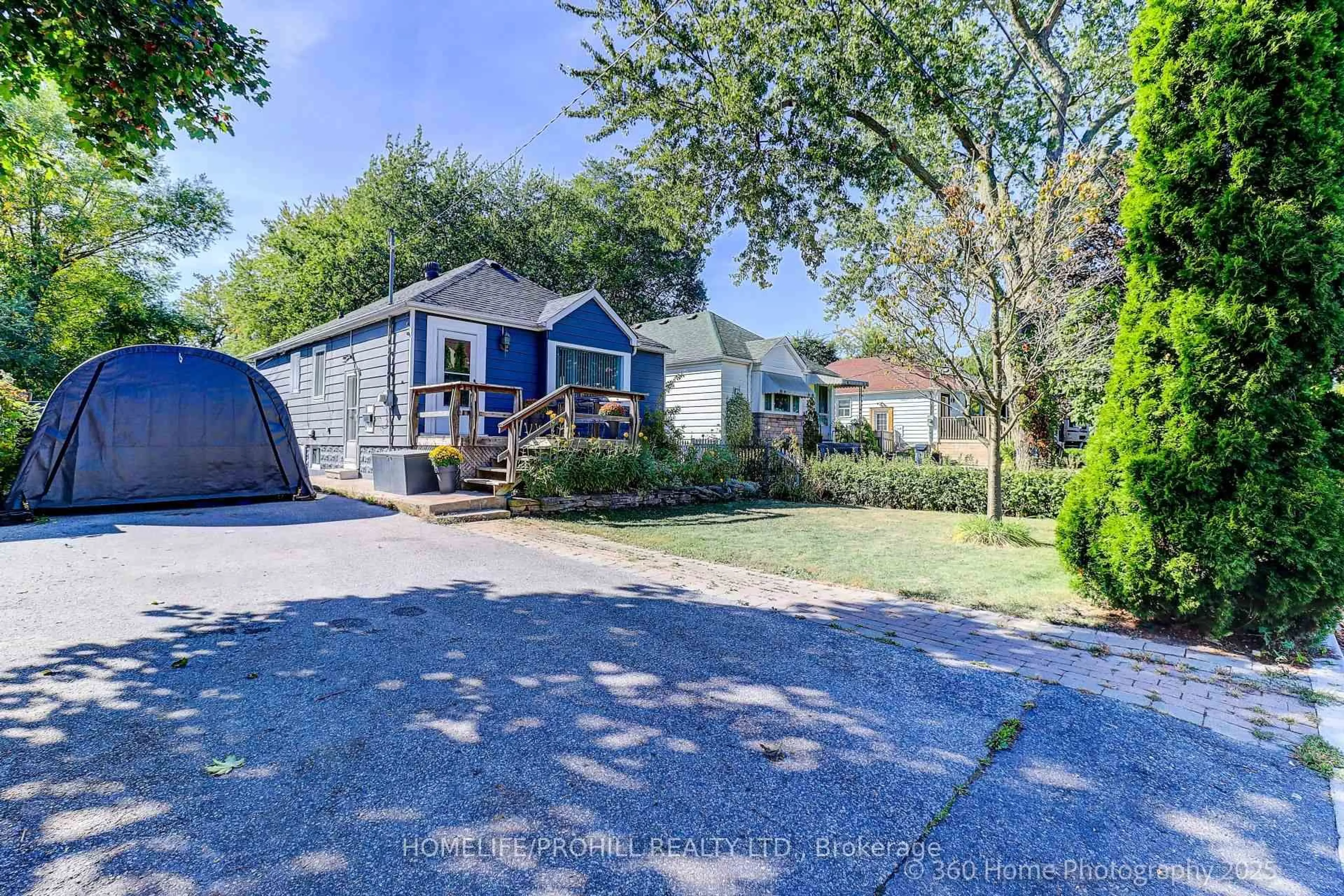 A pic from outside/outdoor area/front of a property/back of a property/a pic from drone, street for 20 Natal Ave, Toronto Ontario M1N 3V2
