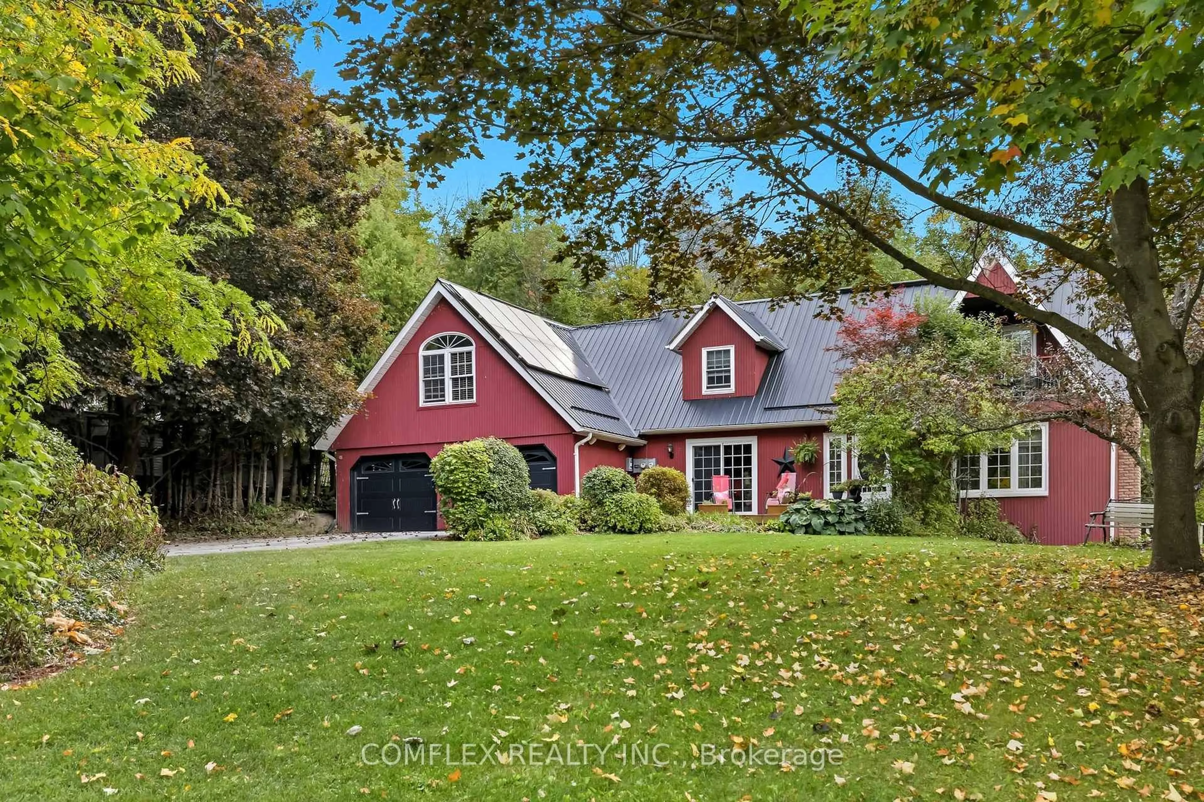 A pic from outside/outdoor area/front of a property/back of a property/a pic from drone, street for 439 Fralicks Beach Rd, Scugog Ontario L9L 1B6