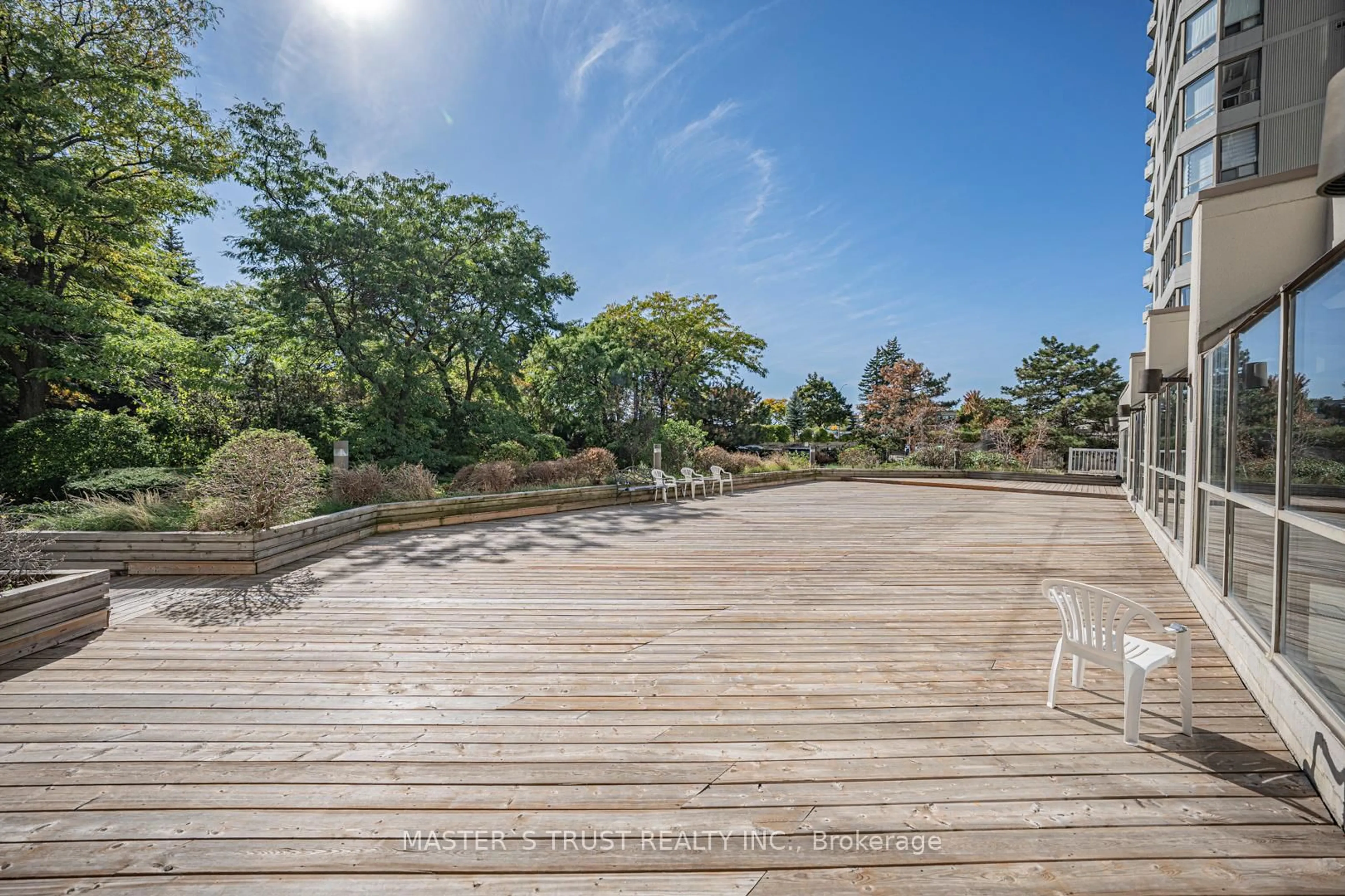 Patio, water/lake/river/ocean view for 150 Alton Towers Circ #507, Toronto Ontario M1V 4X7