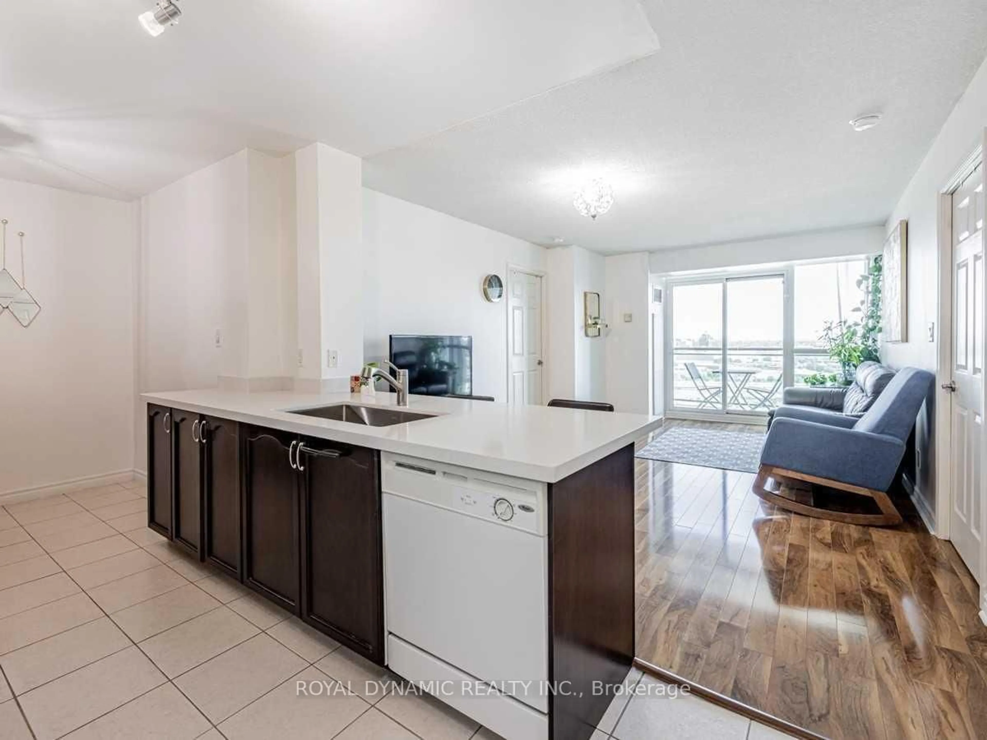 Open concept kitchen, unknown for 88 Grangeway Ave #2007, Toronto Ontario M1H 0A2