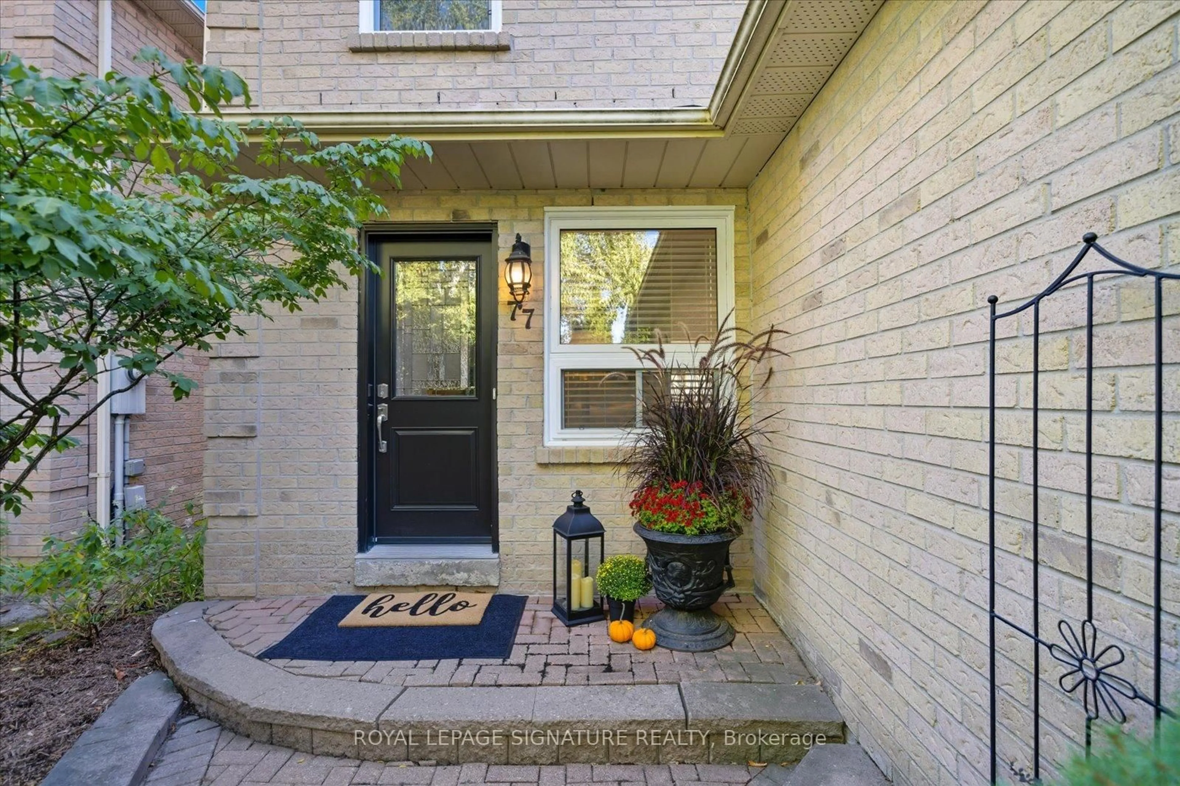 Indoor entryway for 77 Ravenscroft Rd, Ajax Ontario L1T 1W6