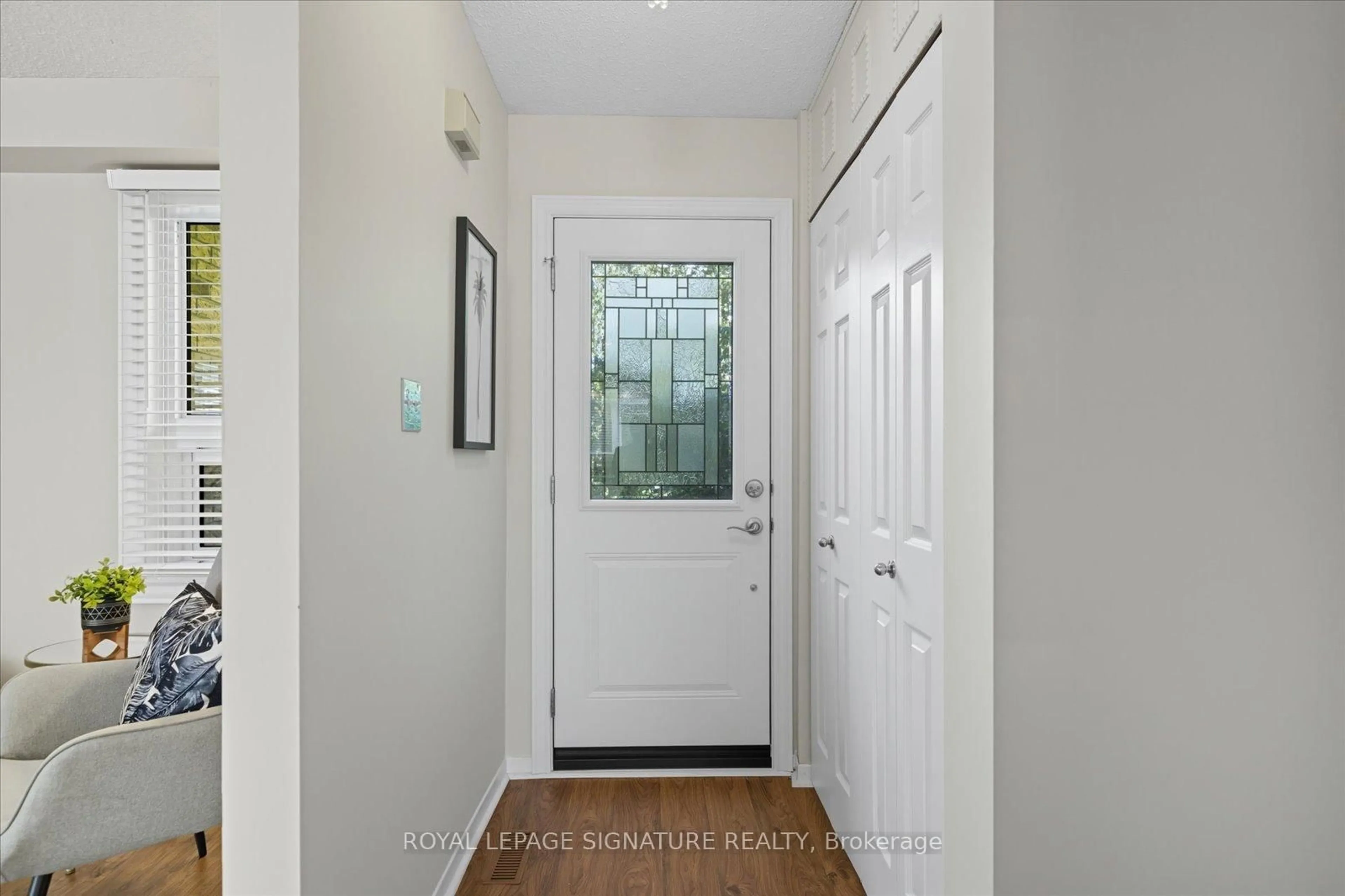 Indoor entryway for 77 Ravenscroft Rd, Ajax Ontario L1T 1W6
