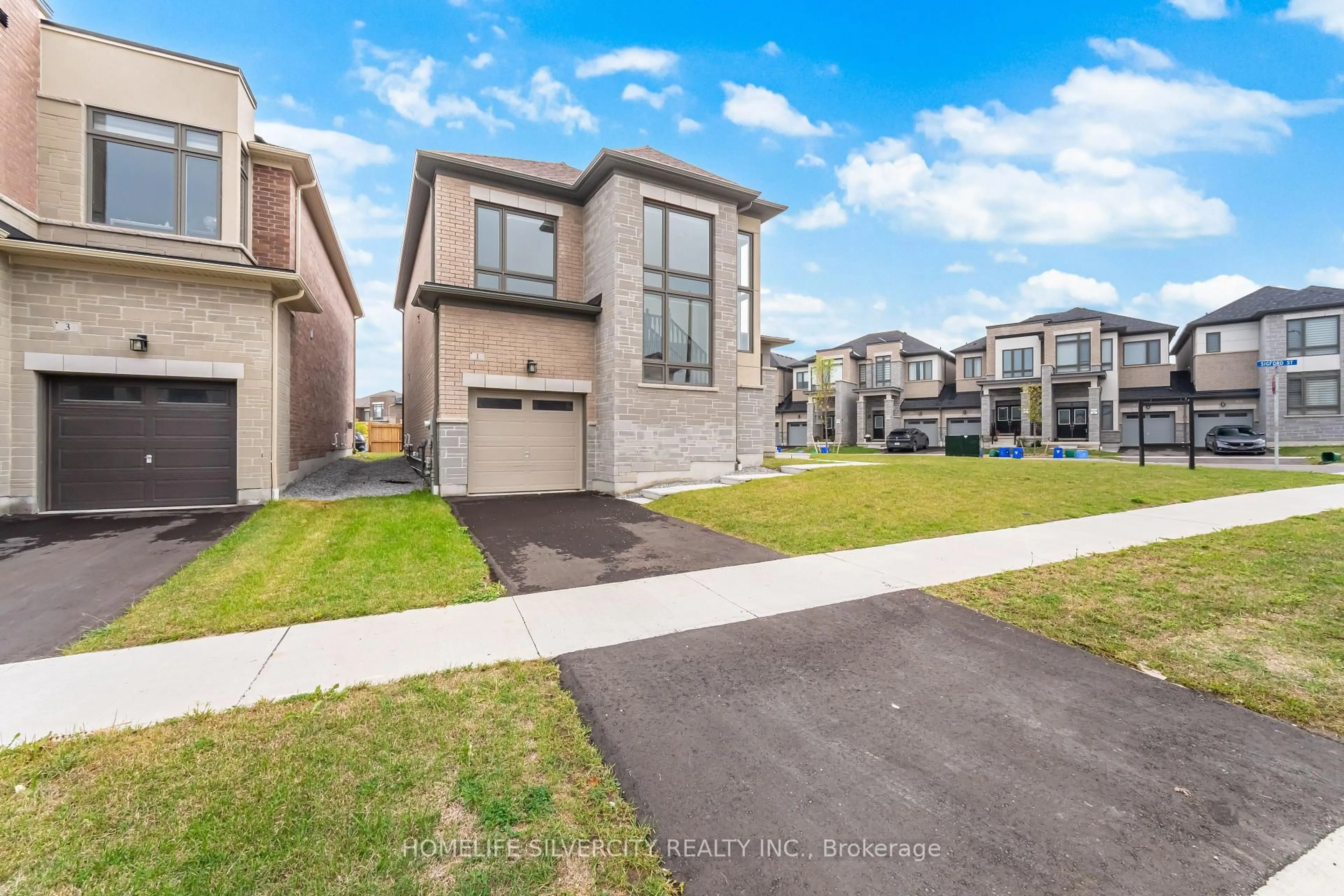 A pic from outside/outdoor area/front of a property/back of a property/a pic from drone, street for 1 Armilia Pl, Whitby Ontario L1P 0N9