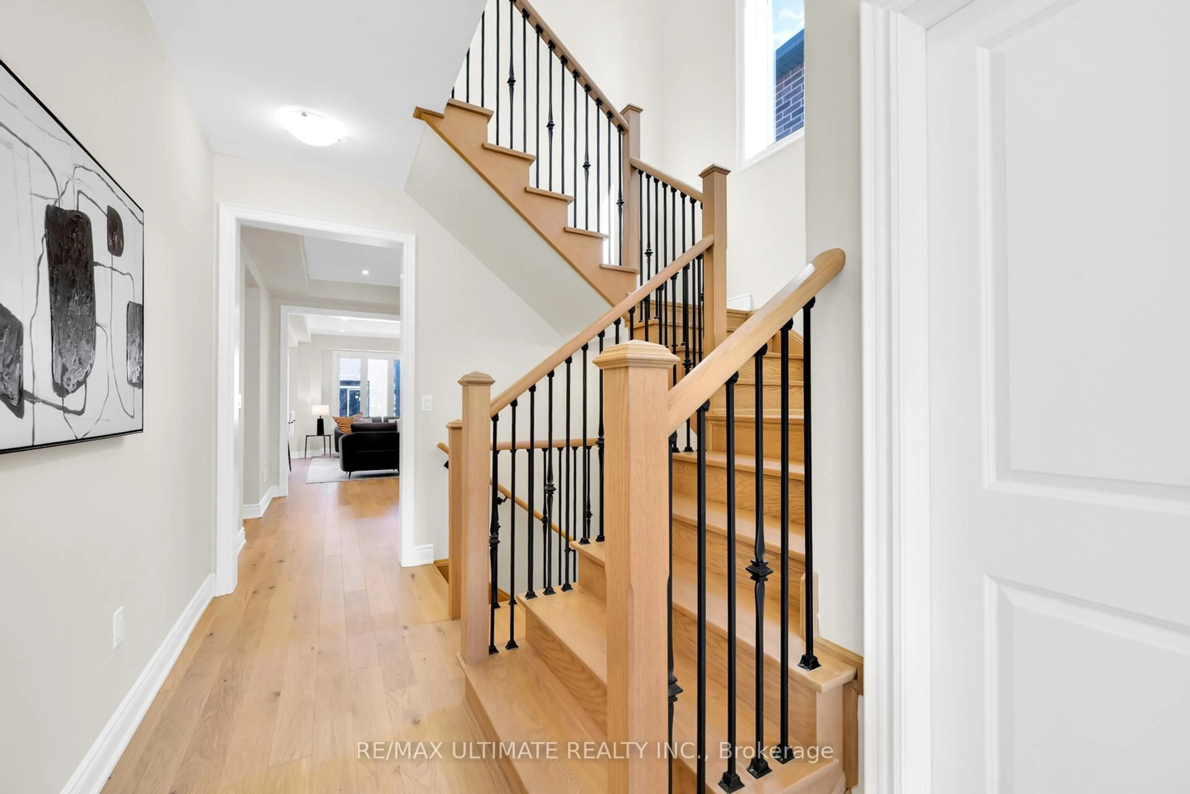 Stairs for 1859 Irish Moss Sq, Pickering Ontario L1Y 0B4