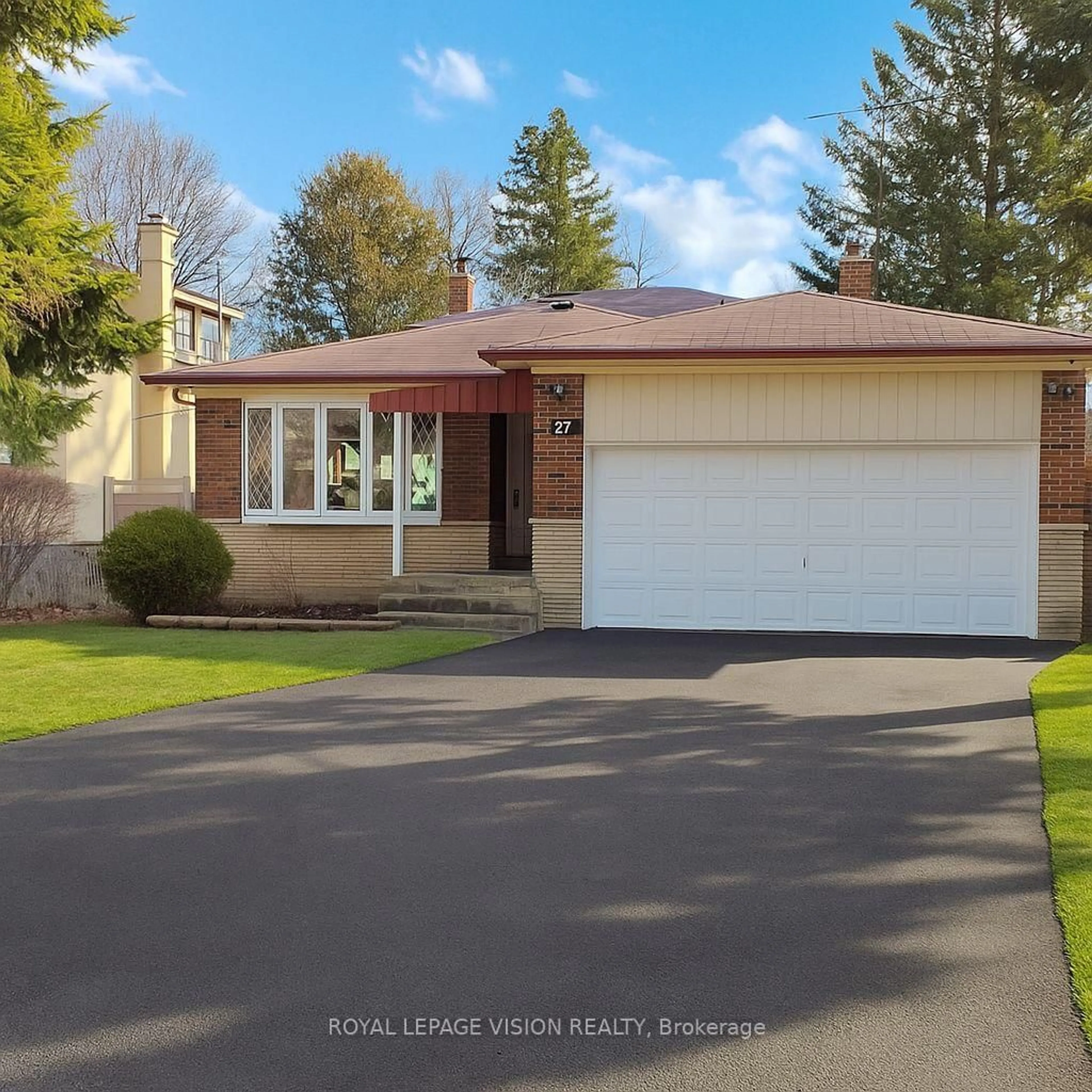 Home with vinyl exterior material, street for 27 Westcroft Dr, Toronto Ontario M1E 3A2