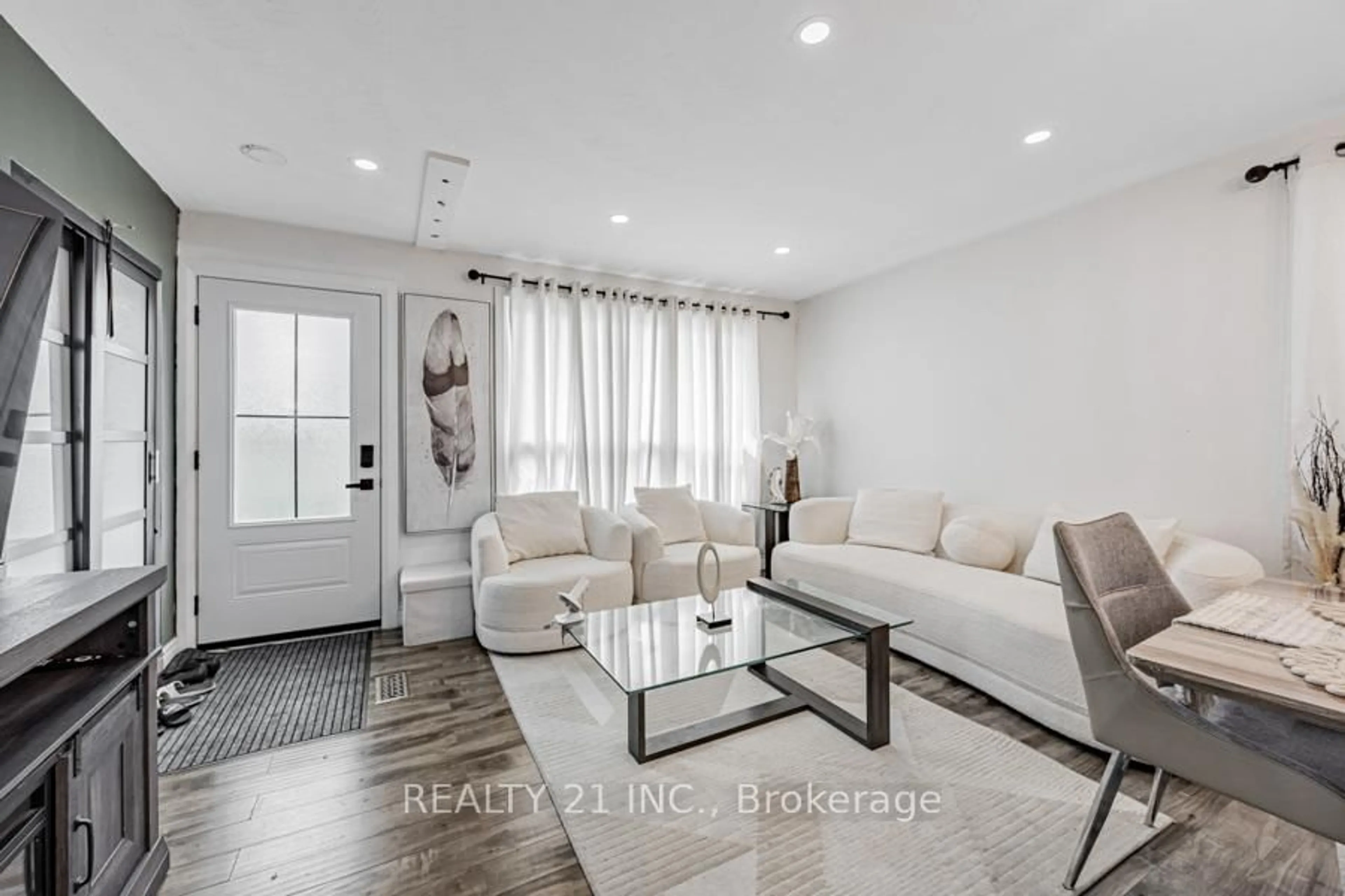 Living room with furniture, unknown for 512 Phillip Murray Ave, Oshawa Ontario L1J 1H8