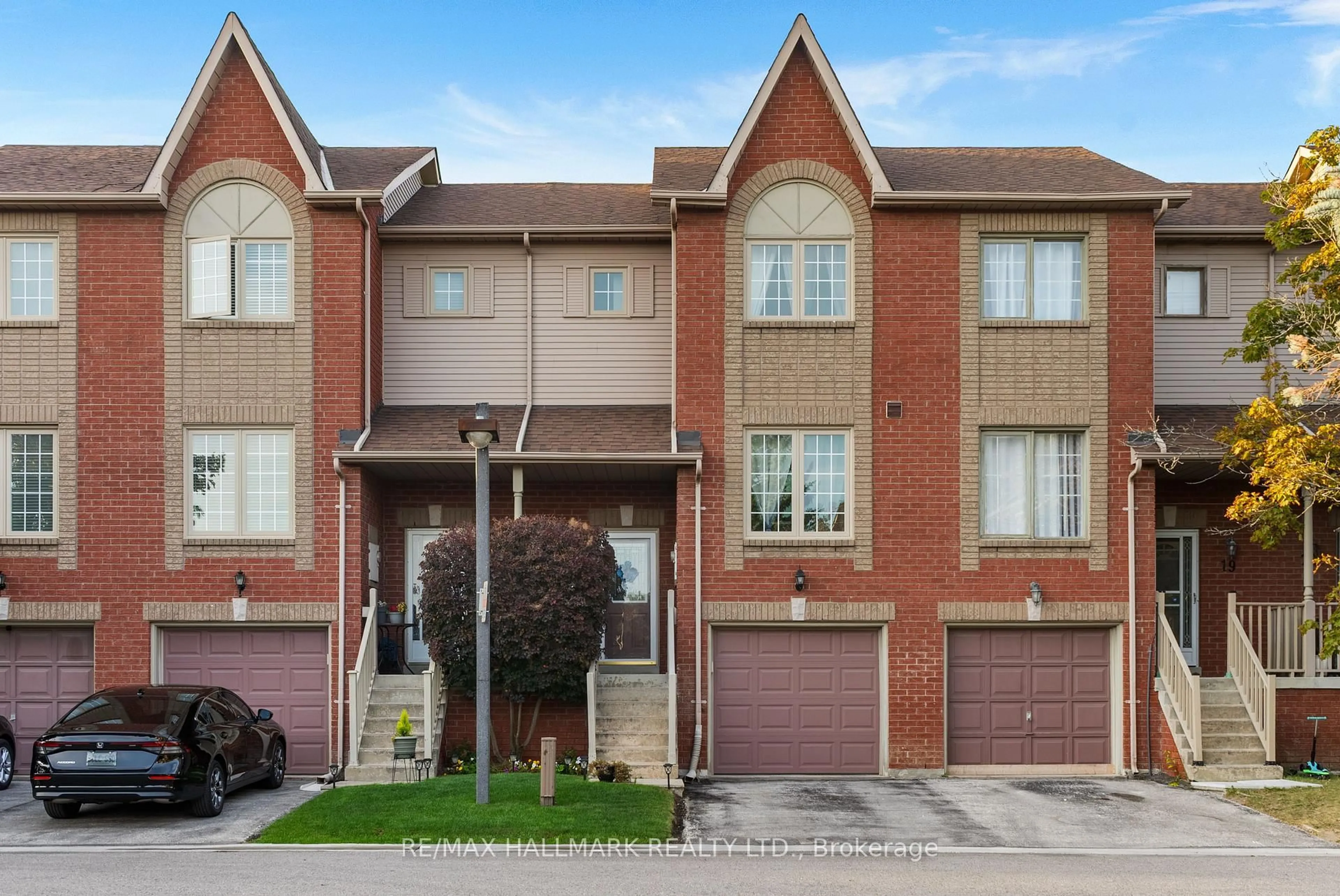 Home with brick exterior material, street for 1867 Kingston Rd #18, Pickering Ontario L1V 1C9