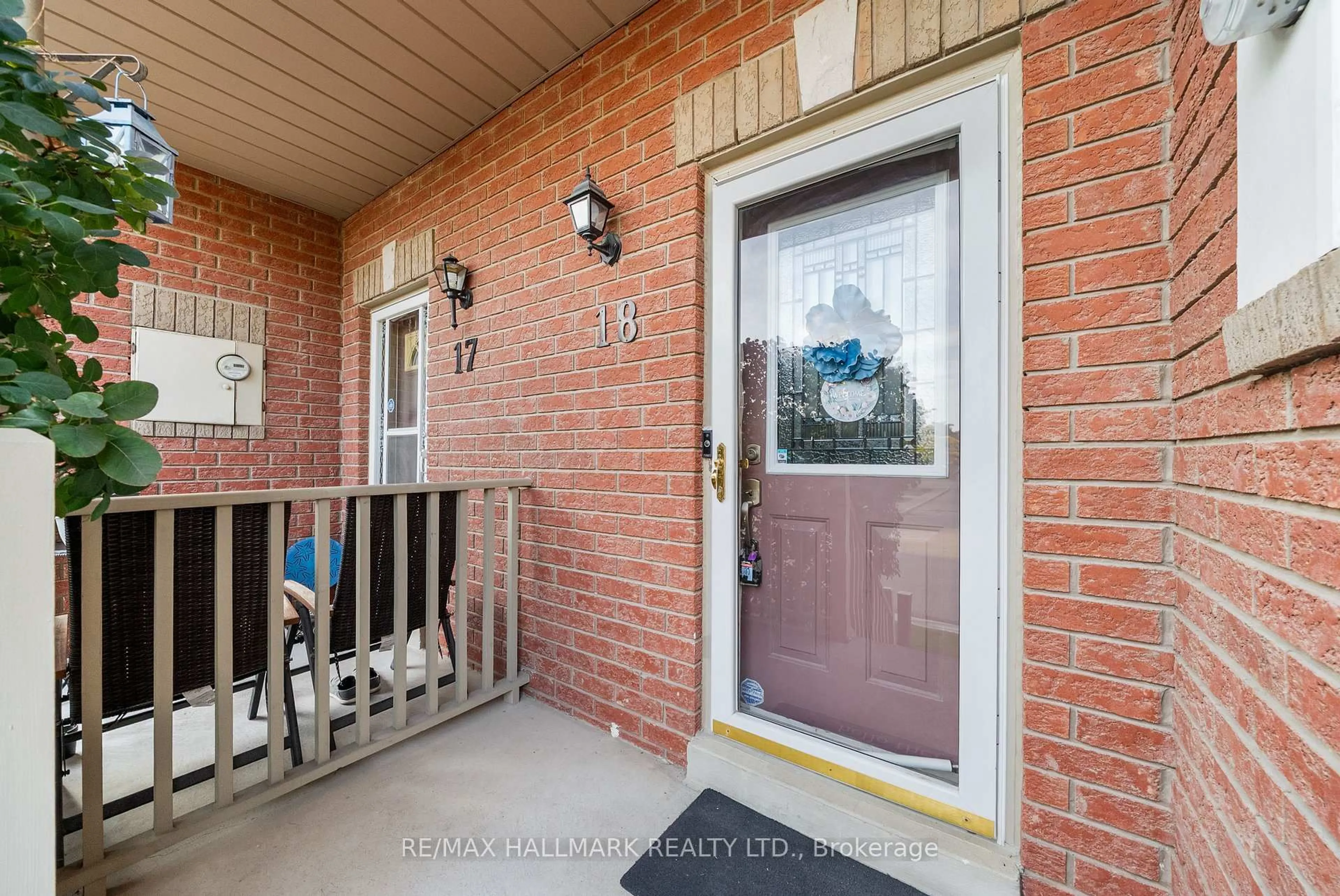 Indoor entryway for 1867 Kingston Rd #18, Pickering Ontario L1V 1C9