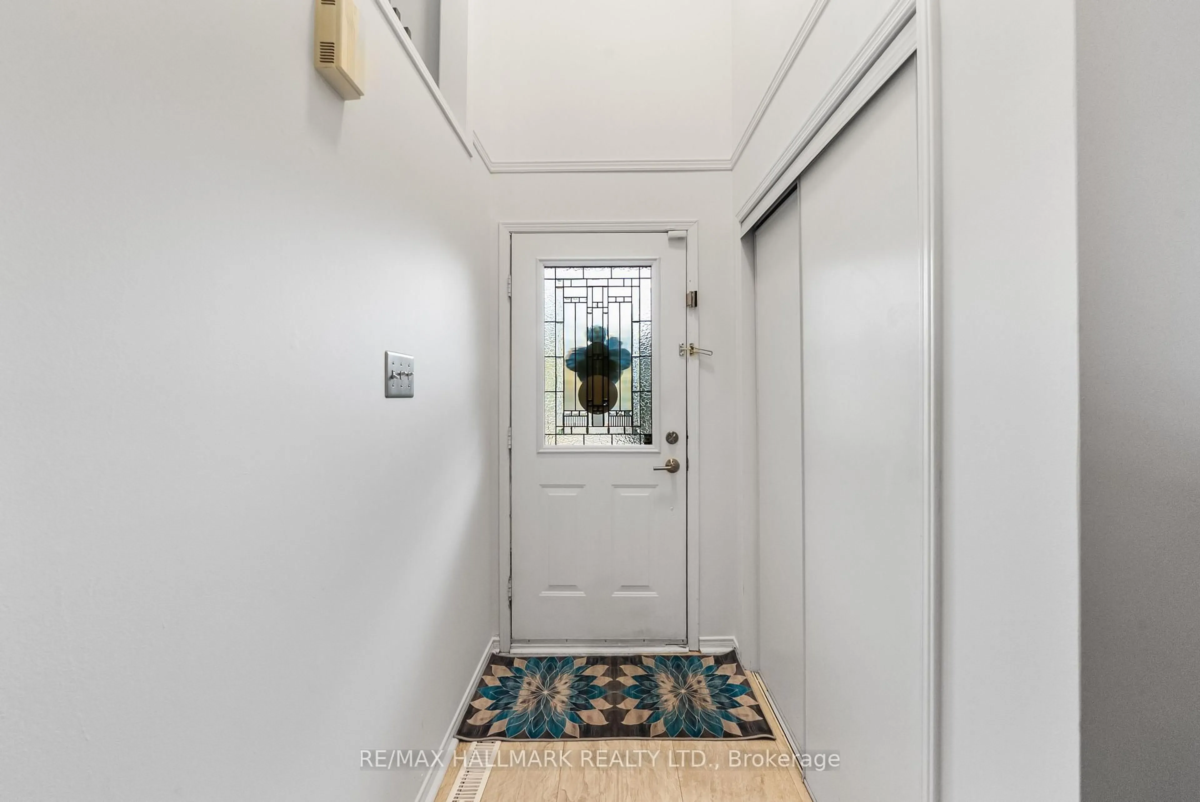 Indoor entryway for 1867 Kingston Rd #18, Pickering Ontario L1V 1C9