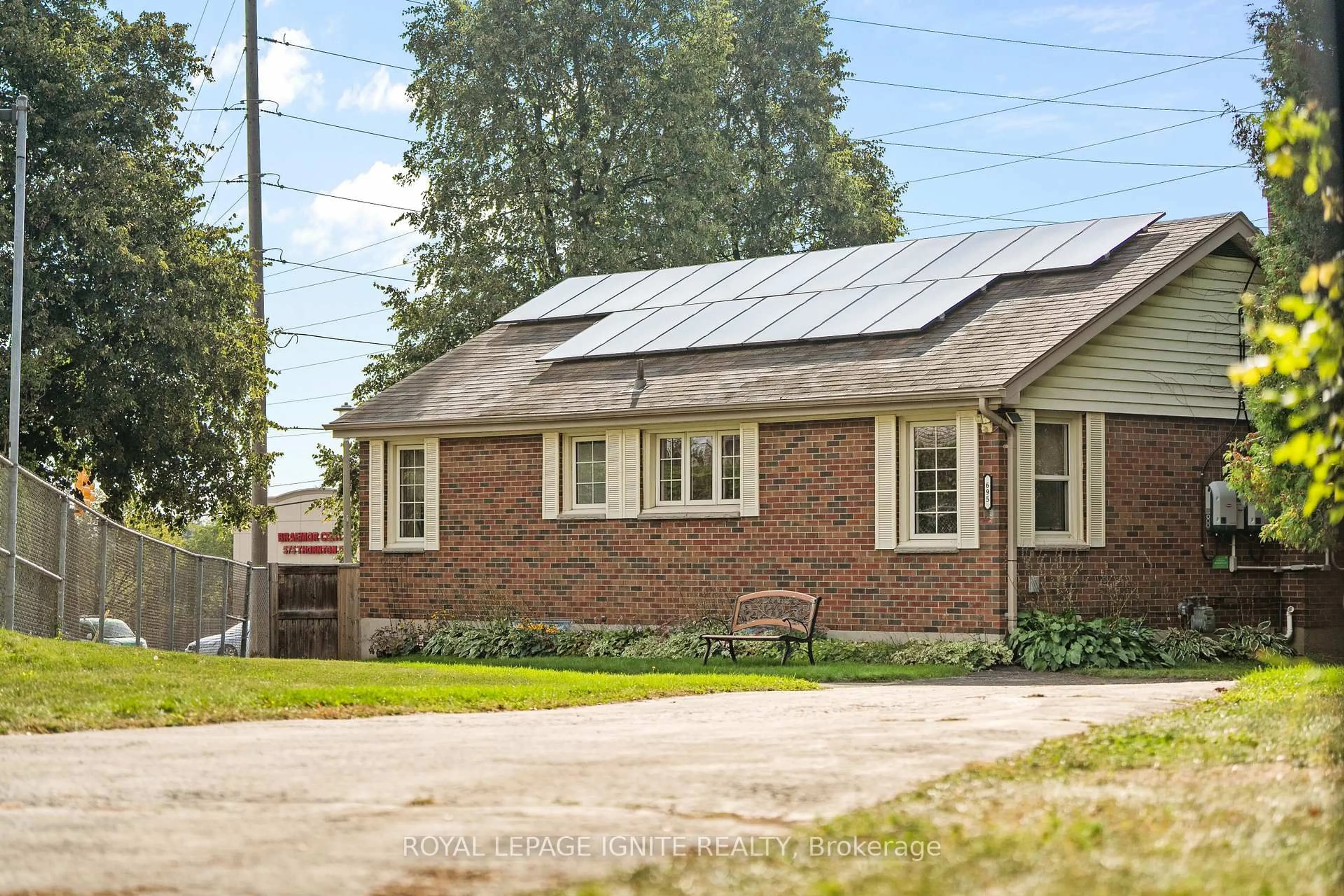 Home with brick exterior material, street for 695 Whistler Dr, Oshawa Ontario L1J 7N9