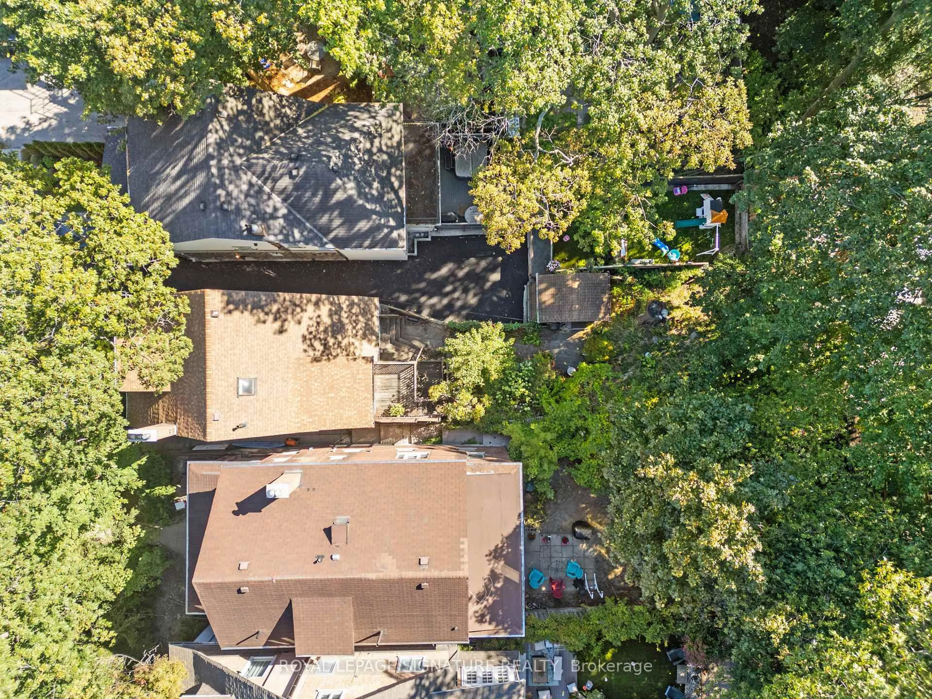 A pic from outside/outdoor area/front of a property/back of a property/a pic from drone, unknown for 90 Neville Park Blvd, Toronto Ontario M4E 3P8