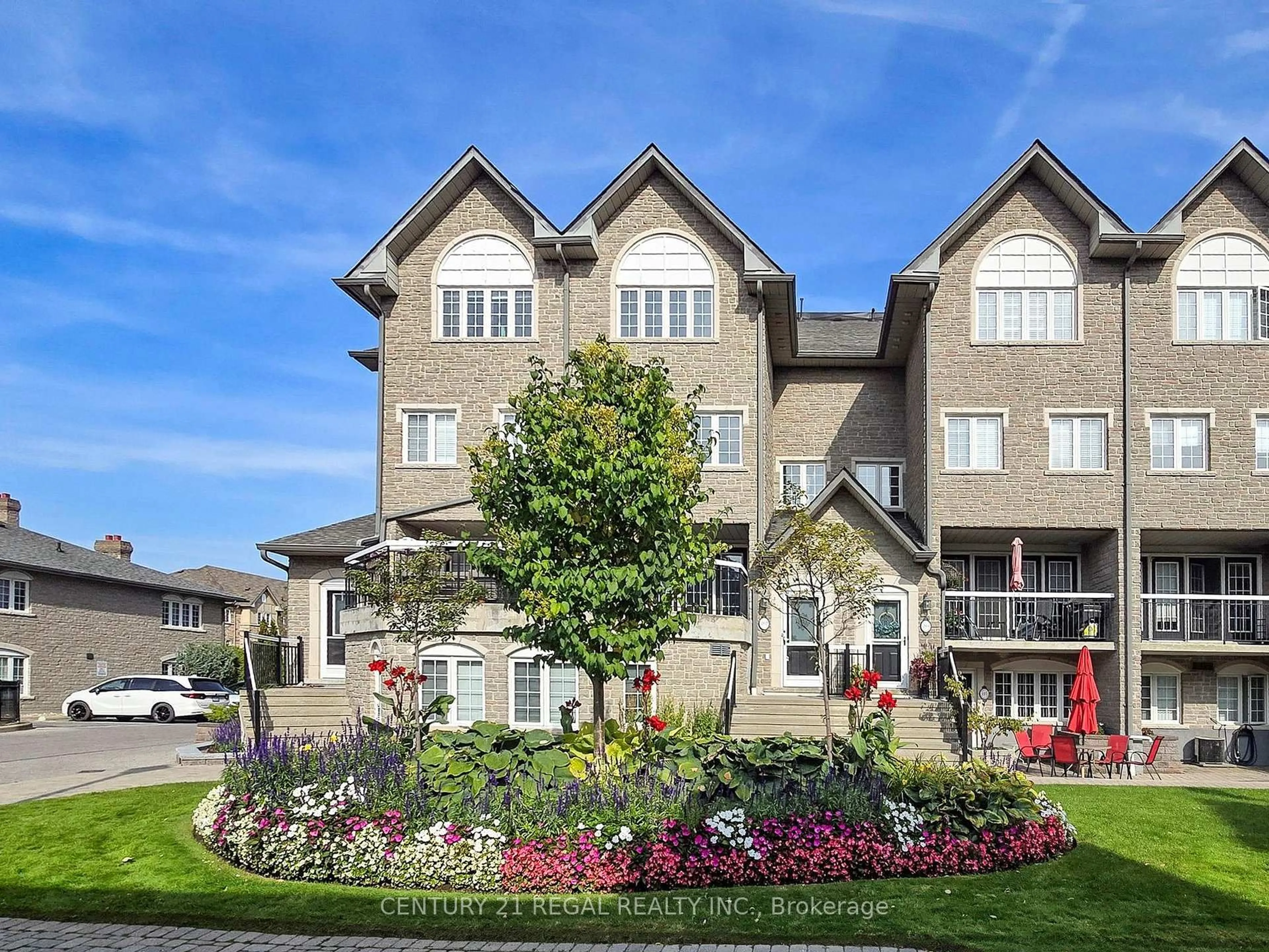 Unknown for 1995 Royal Rd #202, Pickering Ontario L1V 6V9
