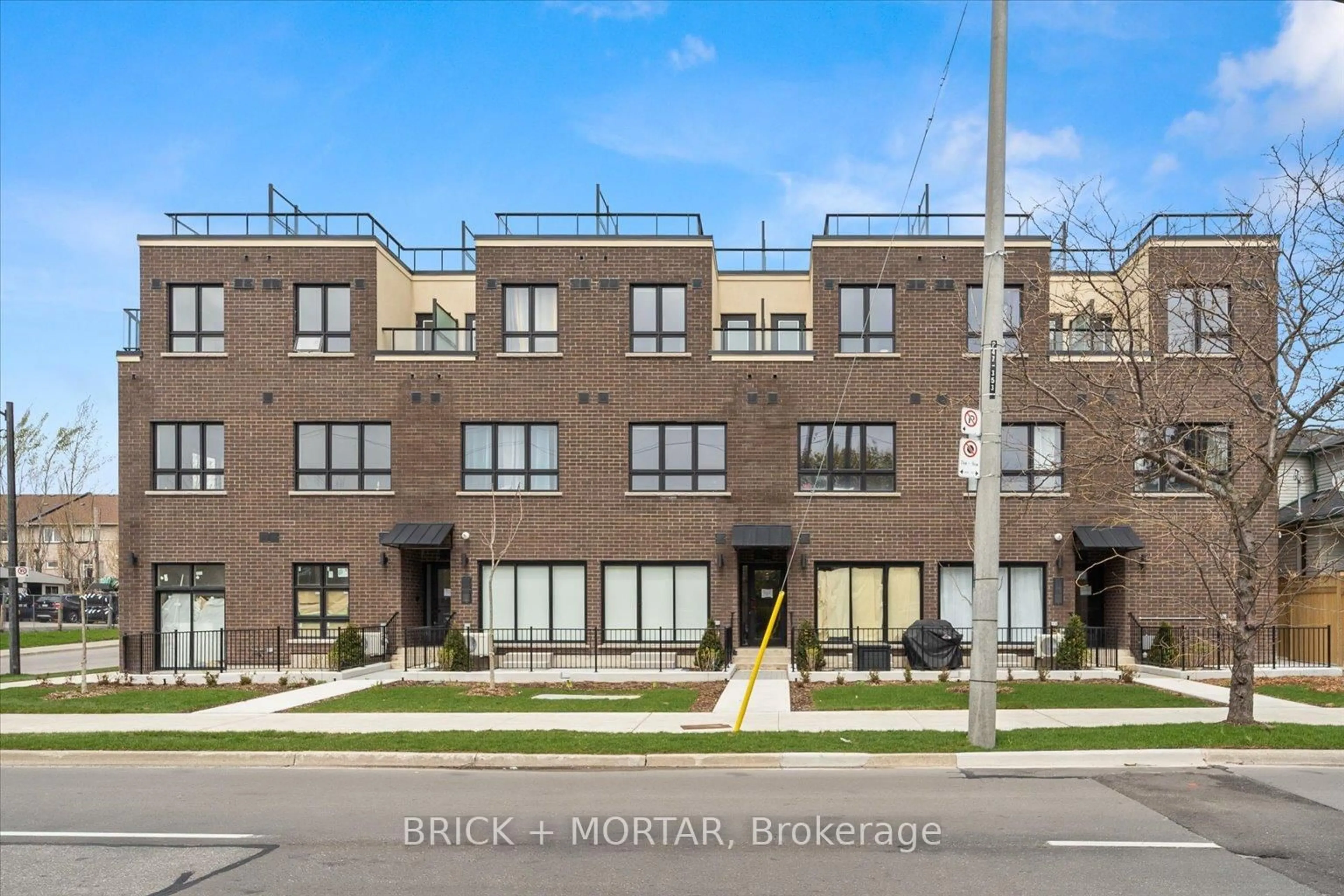 Home with brick exterior material, unknown for 5 Vivian Rd, Toronto Ontario M1M 0E4