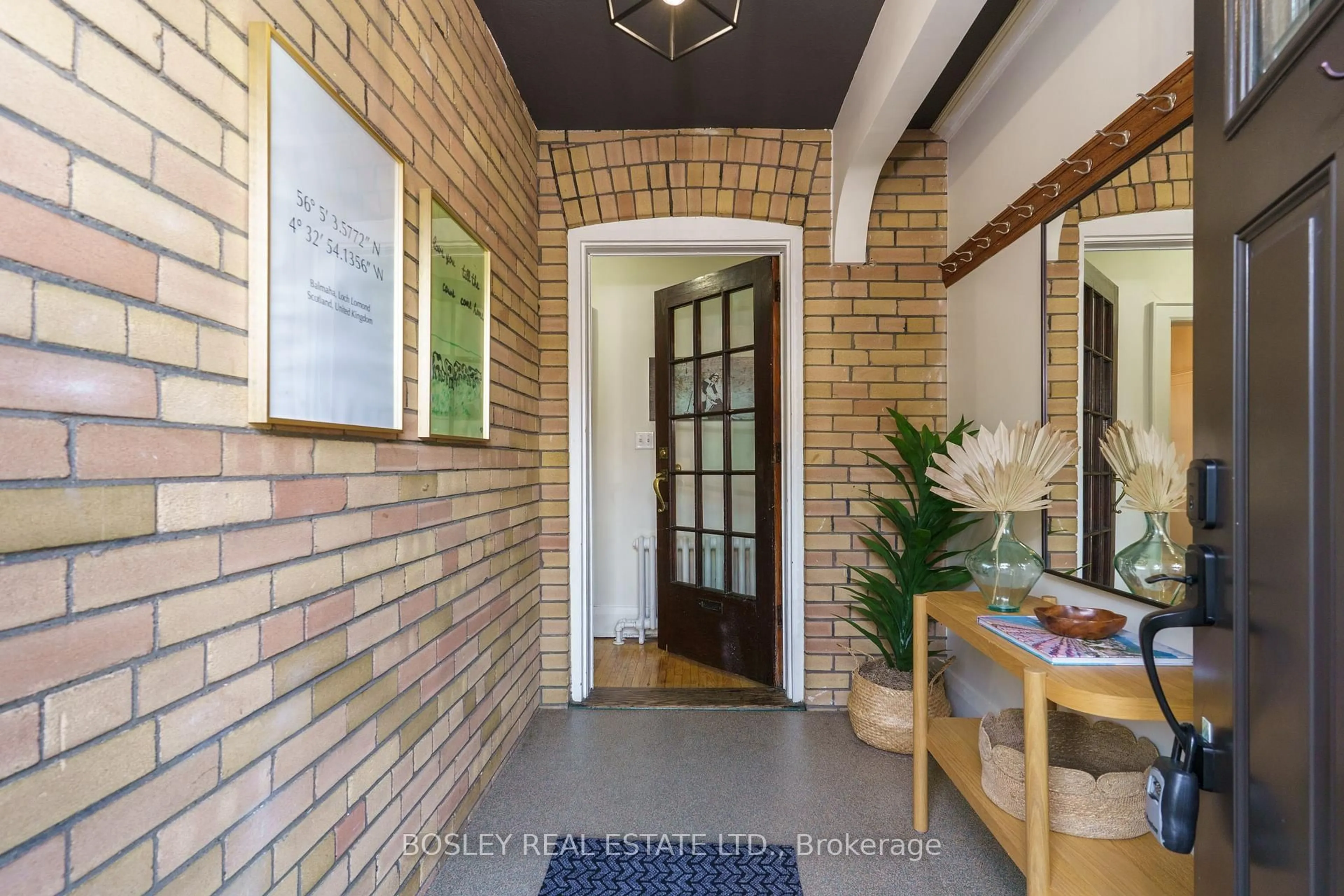 Indoor entryway for 43 Eastwood Rd, Toronto Ontario M4L 2C6