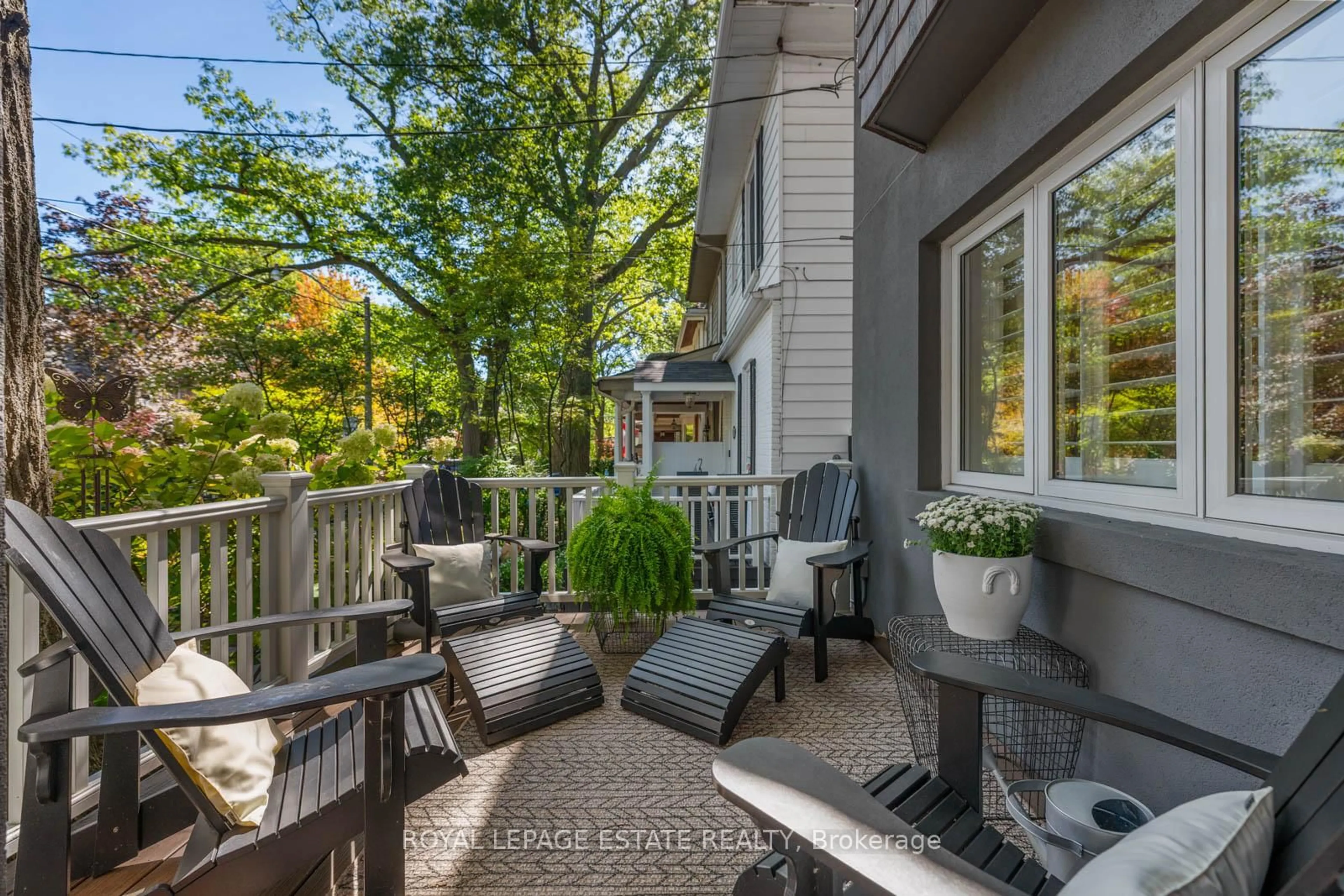 Patio, street for 242 Willow Ave, Toronto Ontario M4E 3K7