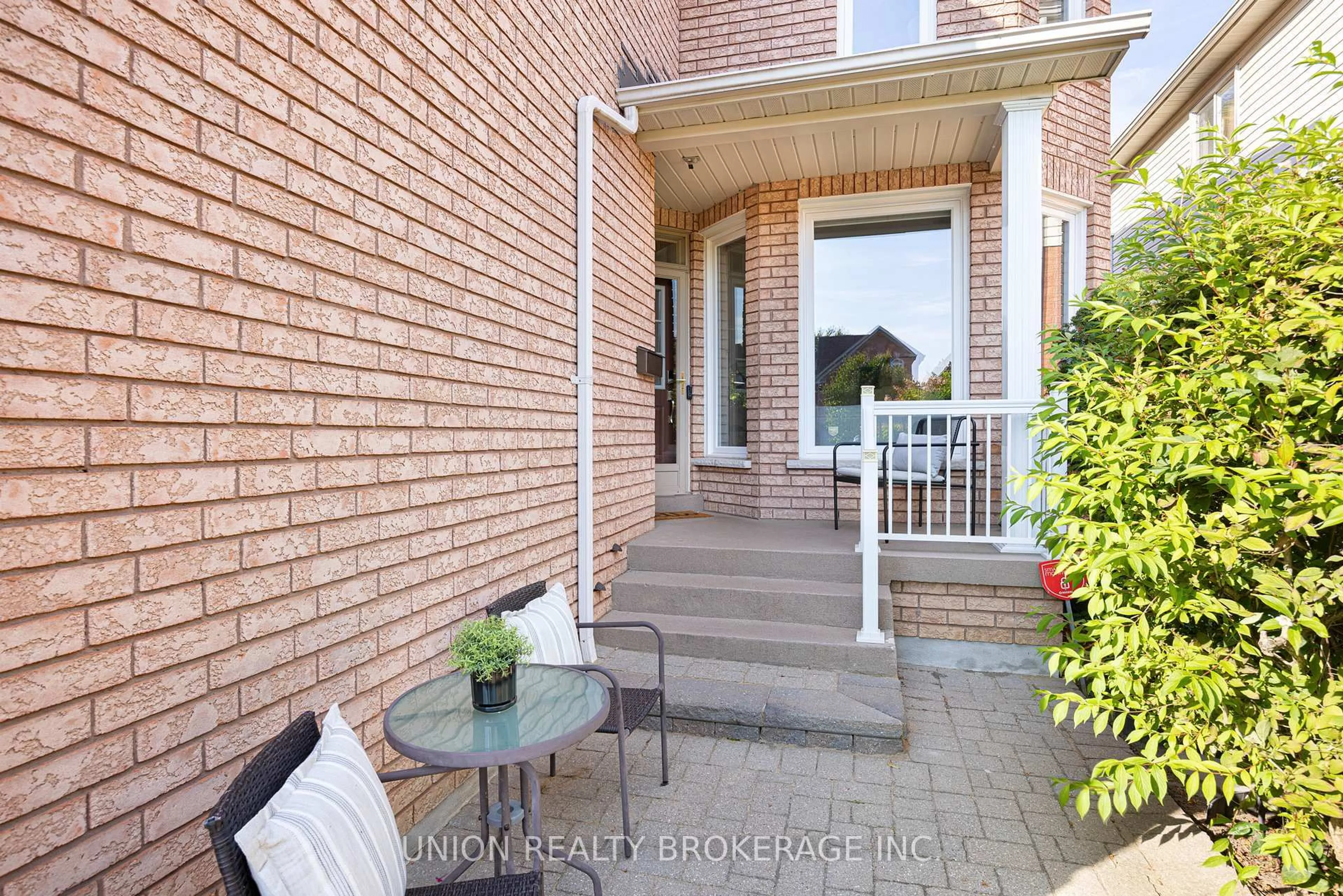 Unknown for 1748 Autumn Cres, Pickering Ontario L1V 6X3