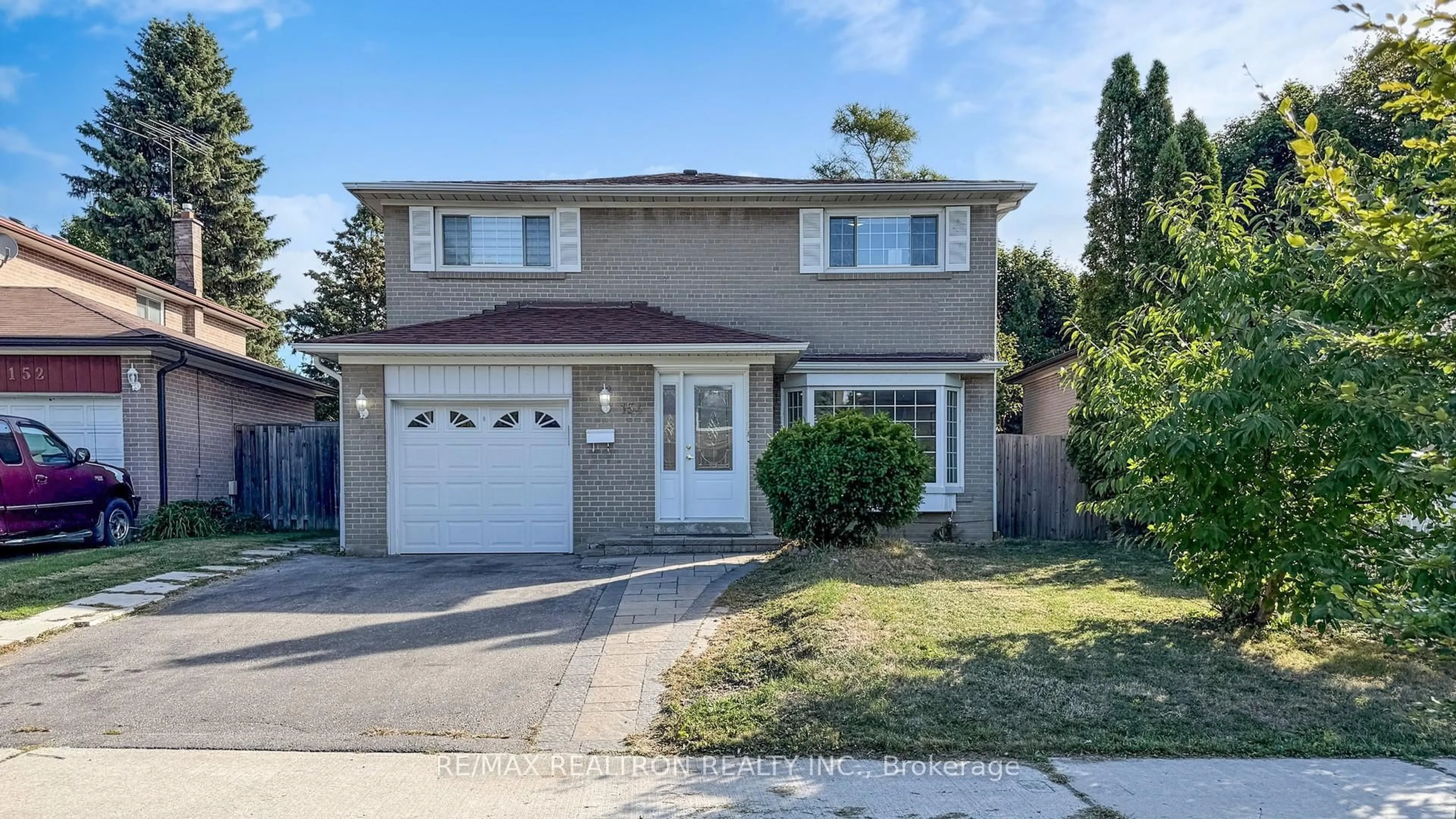 Home with vinyl exterior material, street for 154 Merkley Sq, Toronto Ontario M1G 2Y8