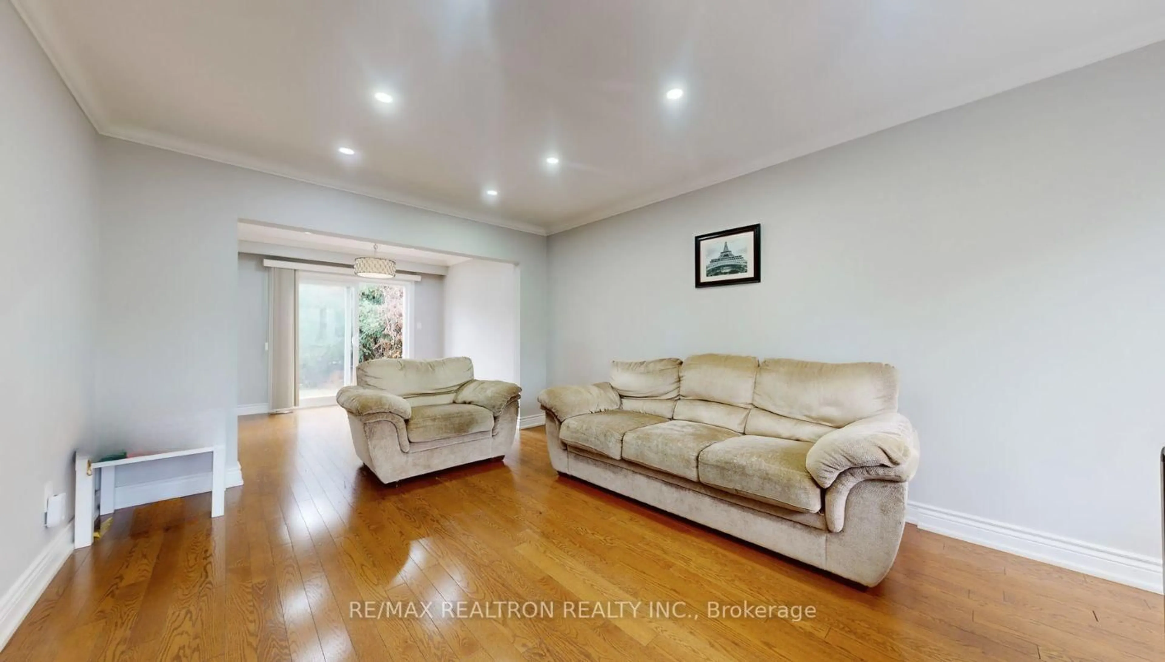 Living room with furniture, unknown for 154 Merkley Sq, Toronto Ontario M1G 2Y8