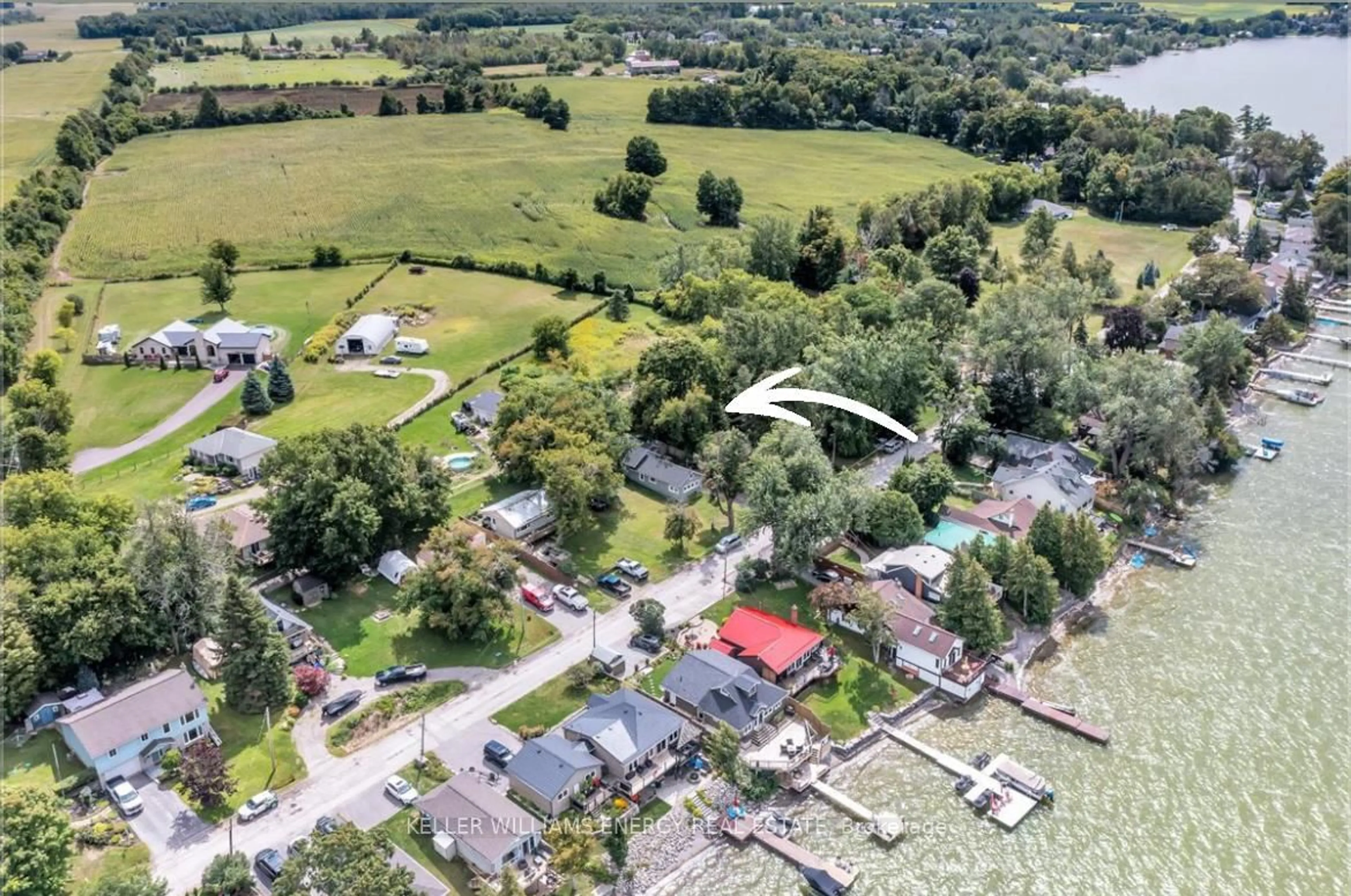A pic from outside/outdoor area/front of a property/back of a property/a pic from drone, street for 247 Williams Point Rd, Scugog Ontario L0B 1E0